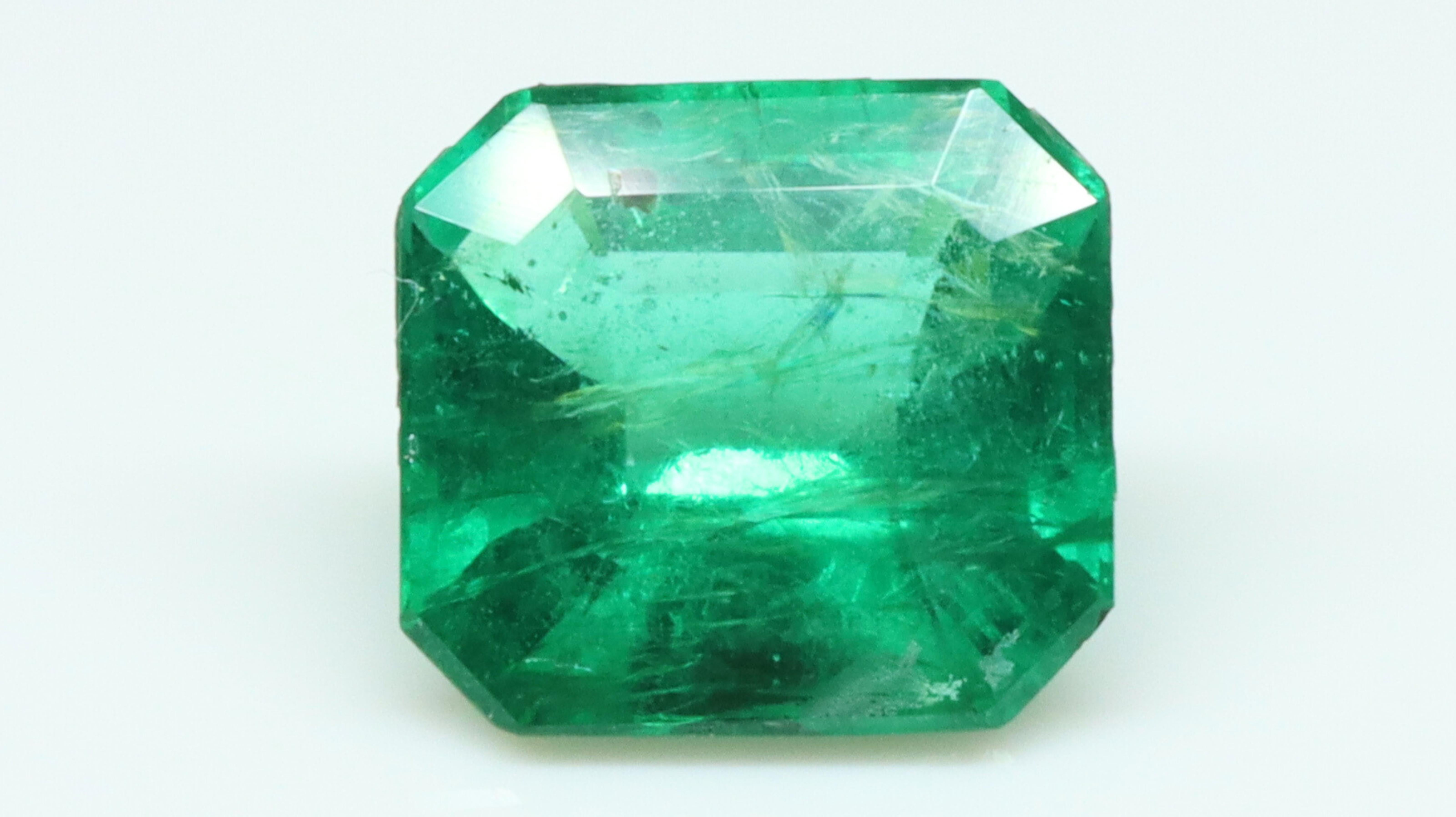 Certified Intense Green Emerald 1.24ct ca. 7x7 In New Condition For Sale In Antwerpen, BE