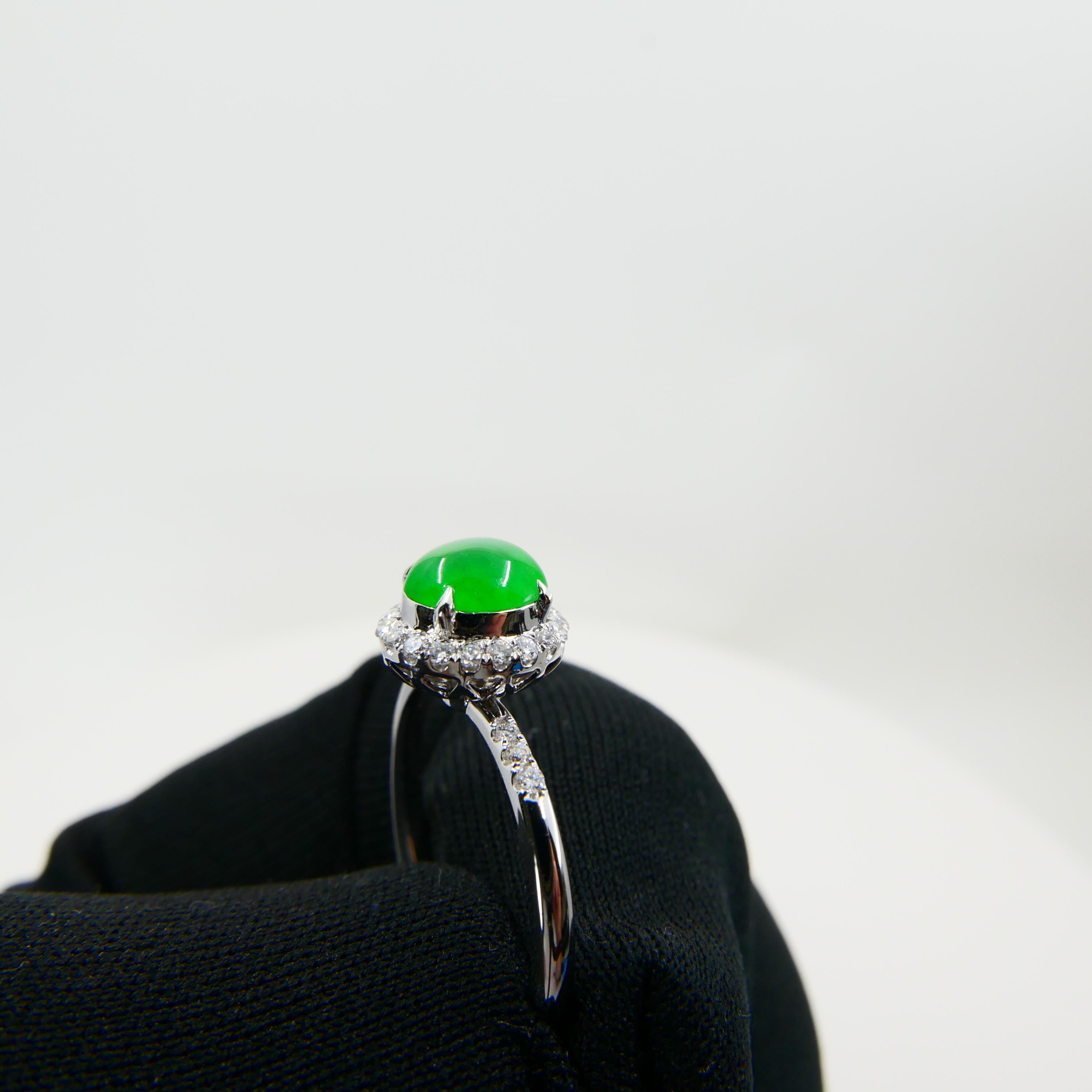 Zertifizierter Jade- und Diamantring, fast kaiserlich-grüne Farbe, Dainty, herrlich glänzend im Zustand „Neu“ im Angebot in Hong Kong, HK