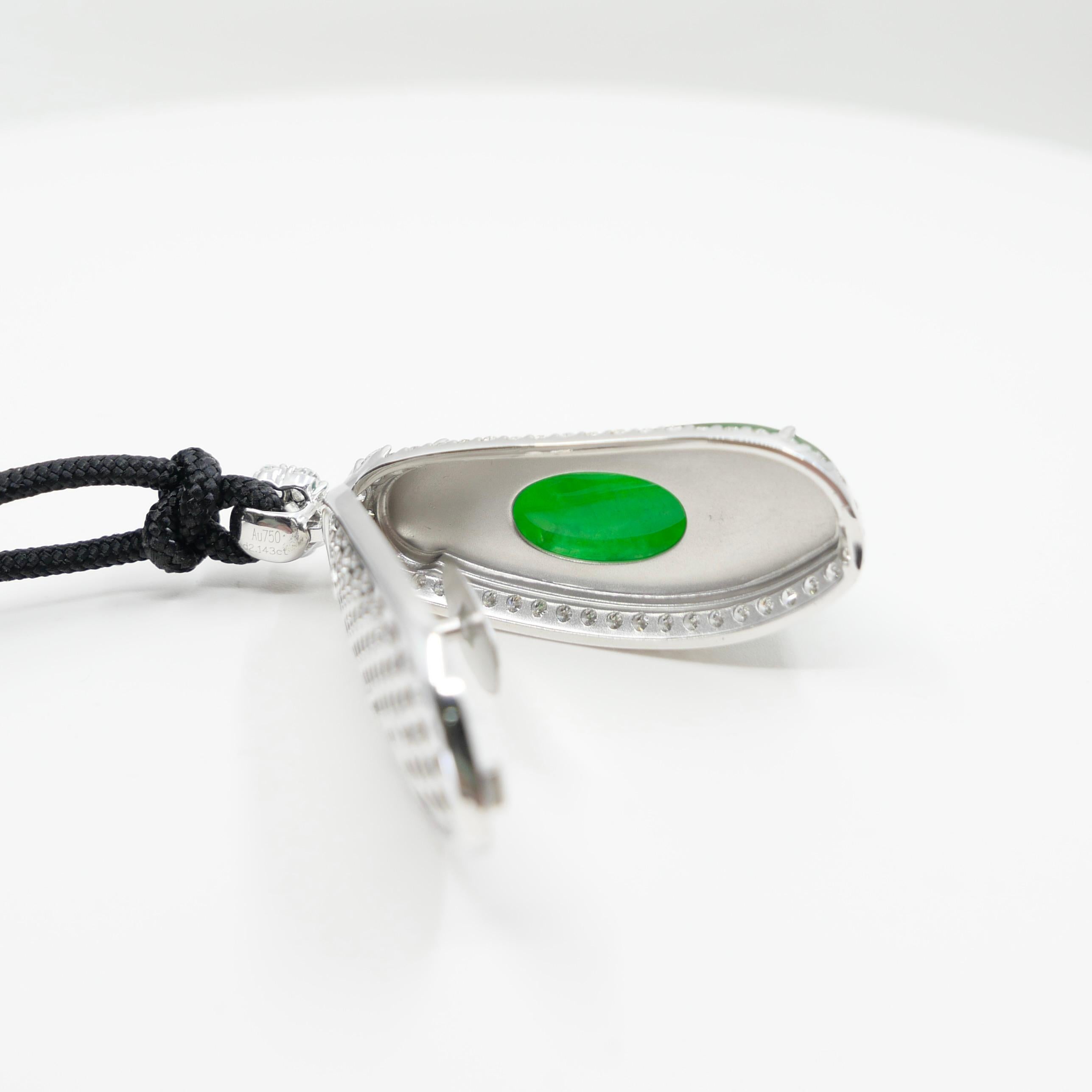 De las mujeres Colgante de jade certificado y diamantes. Color Verde Imperial y Sustancial. en venta