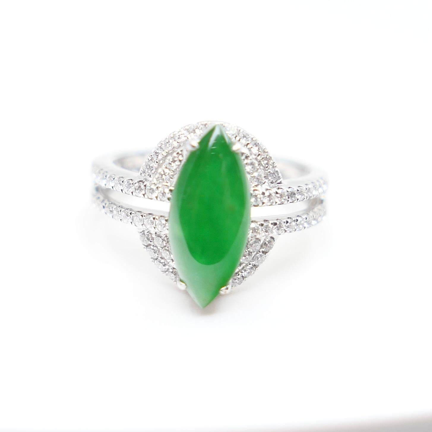 Certified Jade & Natural Diamond Cocktail Ring. Bright Apple Green. In New Condition For Sale In Hong Kong, HK