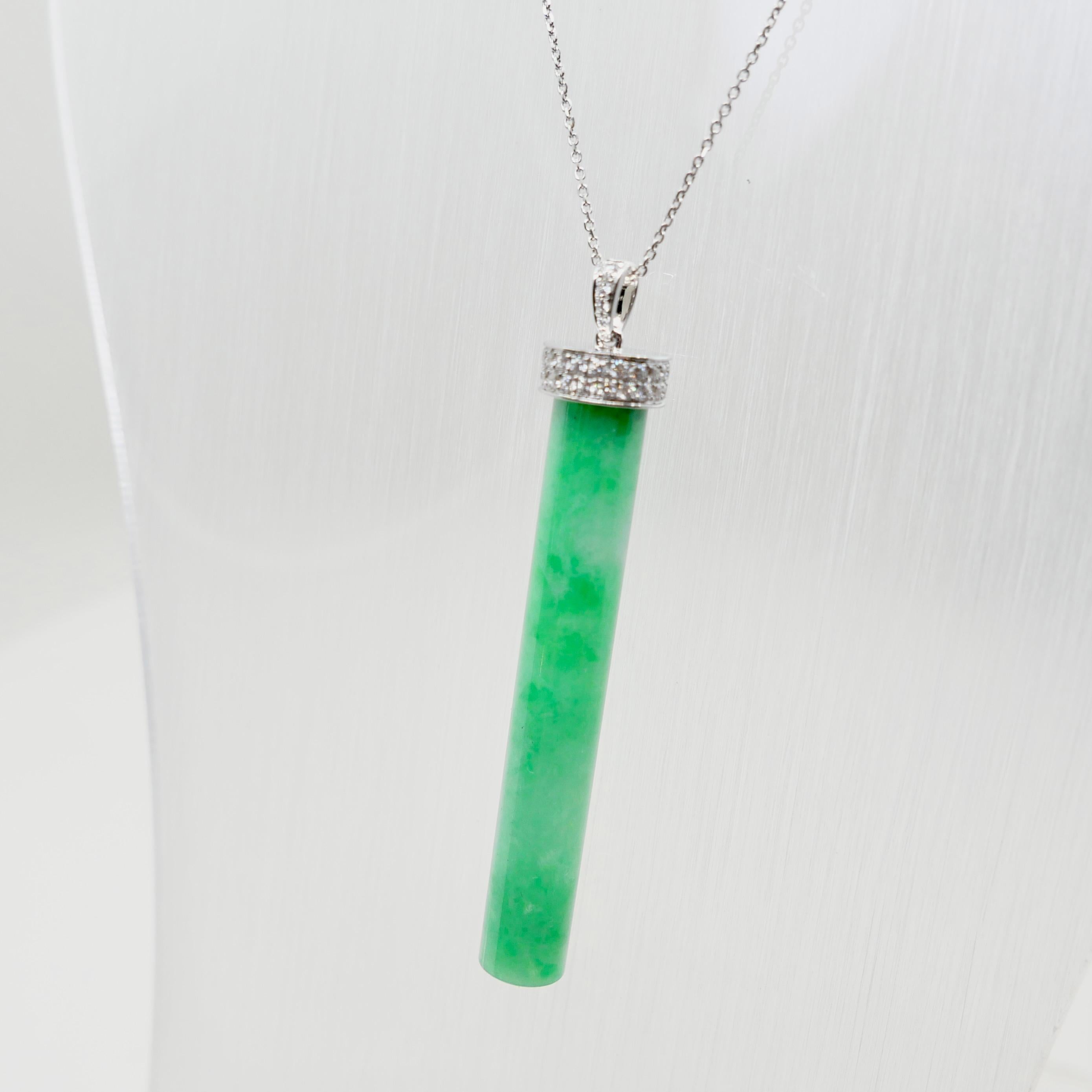 Collier pendentif vert pomme en jadéite certifiée, jade 38,51 carats et diamants Unisexe en vente