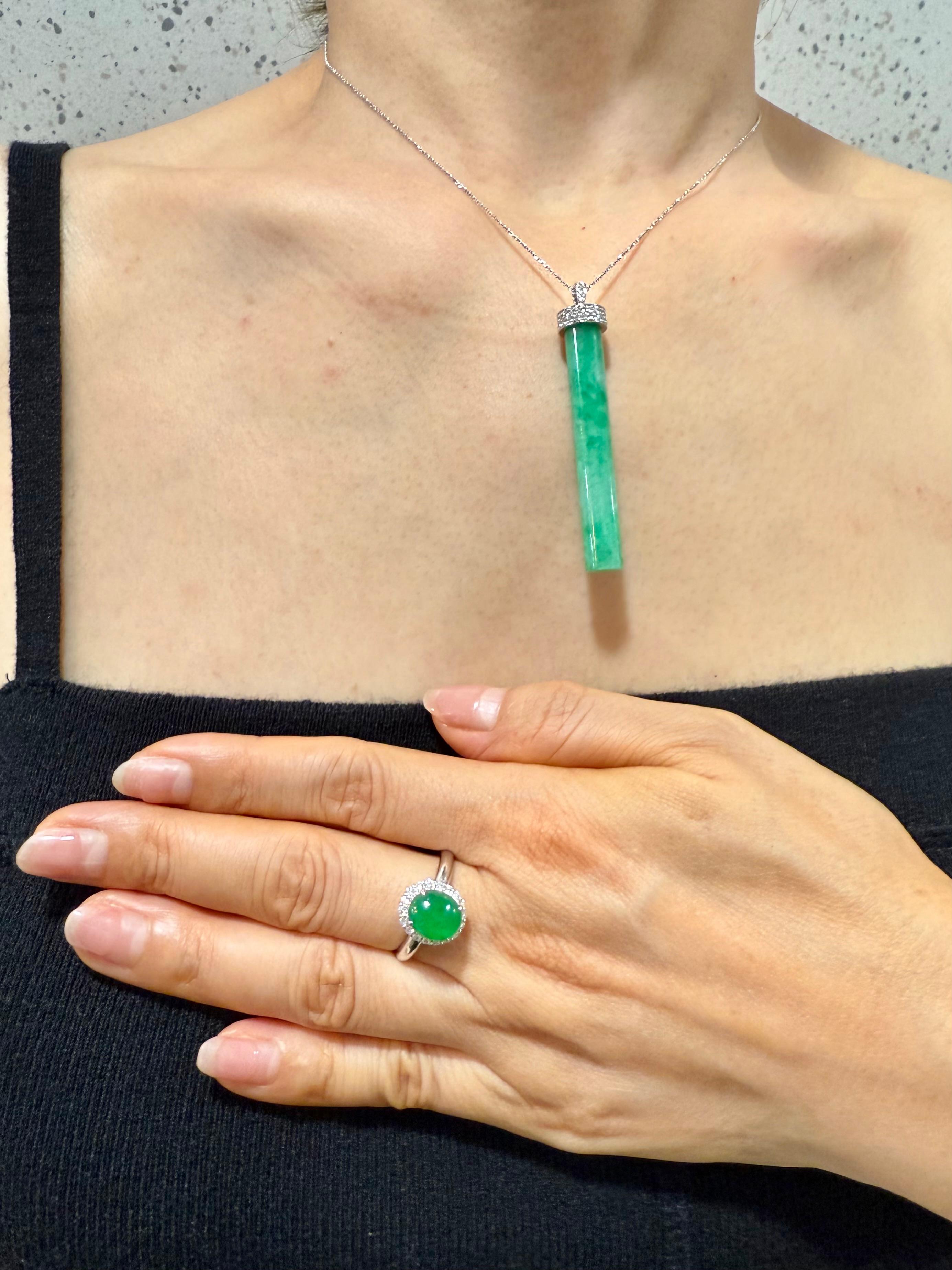Collier pendentif vert pomme en jadéite certifiée, jade 38,51 carats et diamants en vente 1