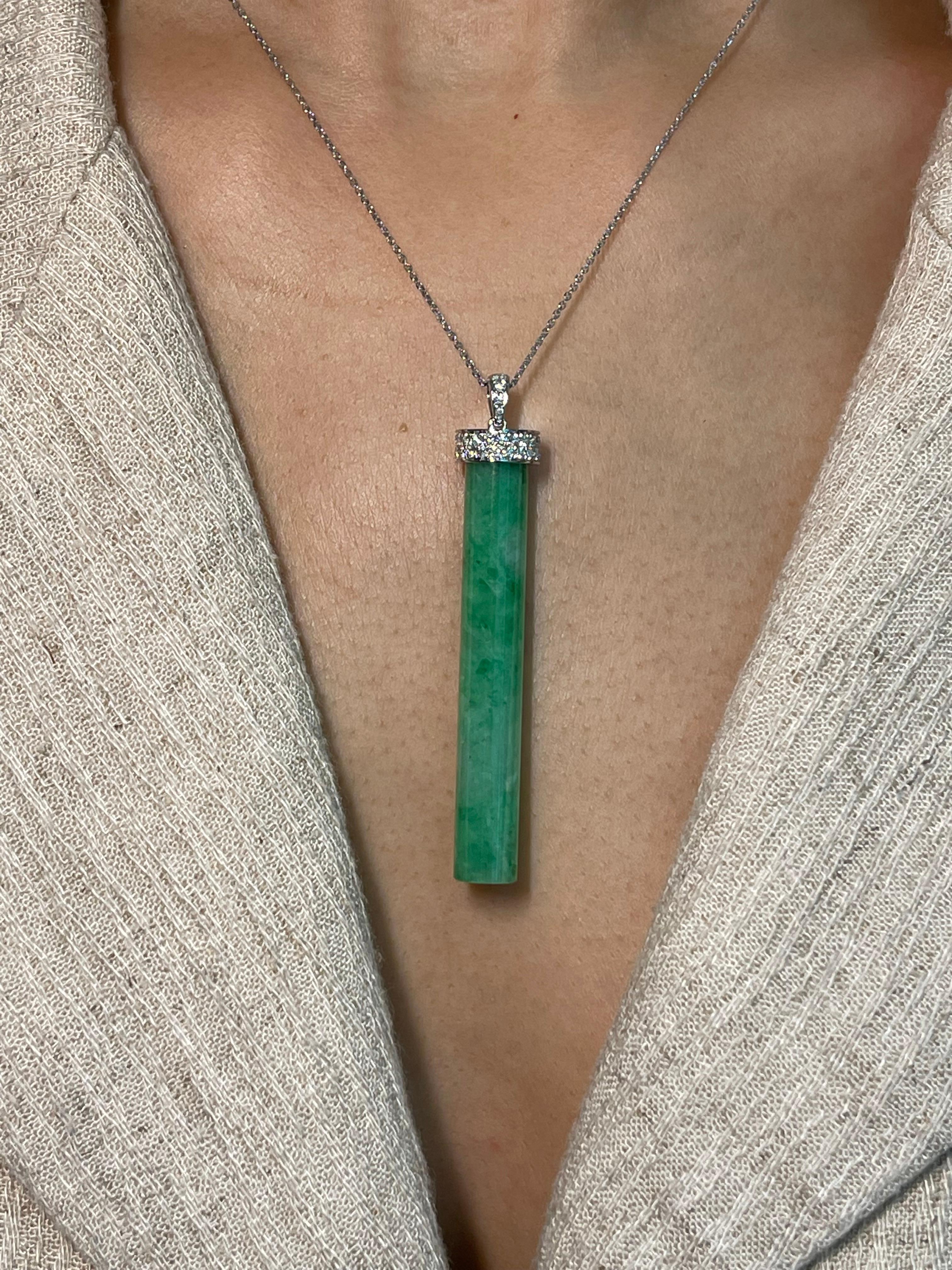 Collier pendentif vert pomme en jadéite certifiée, jade 38,51 carats et diamants en vente 8