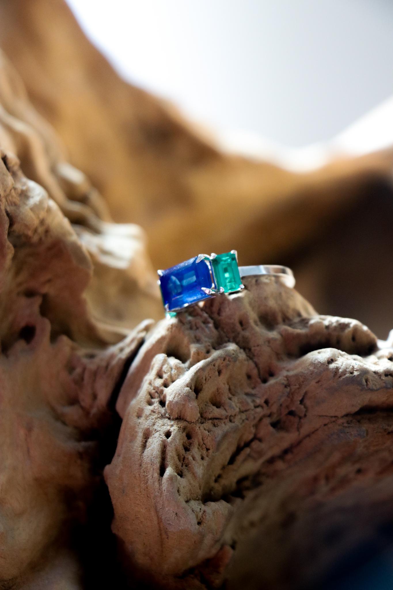 For Sale:  Certified Kashmir 4 CT. Sapphire and Columbian Emerald Cocktail Ring 4