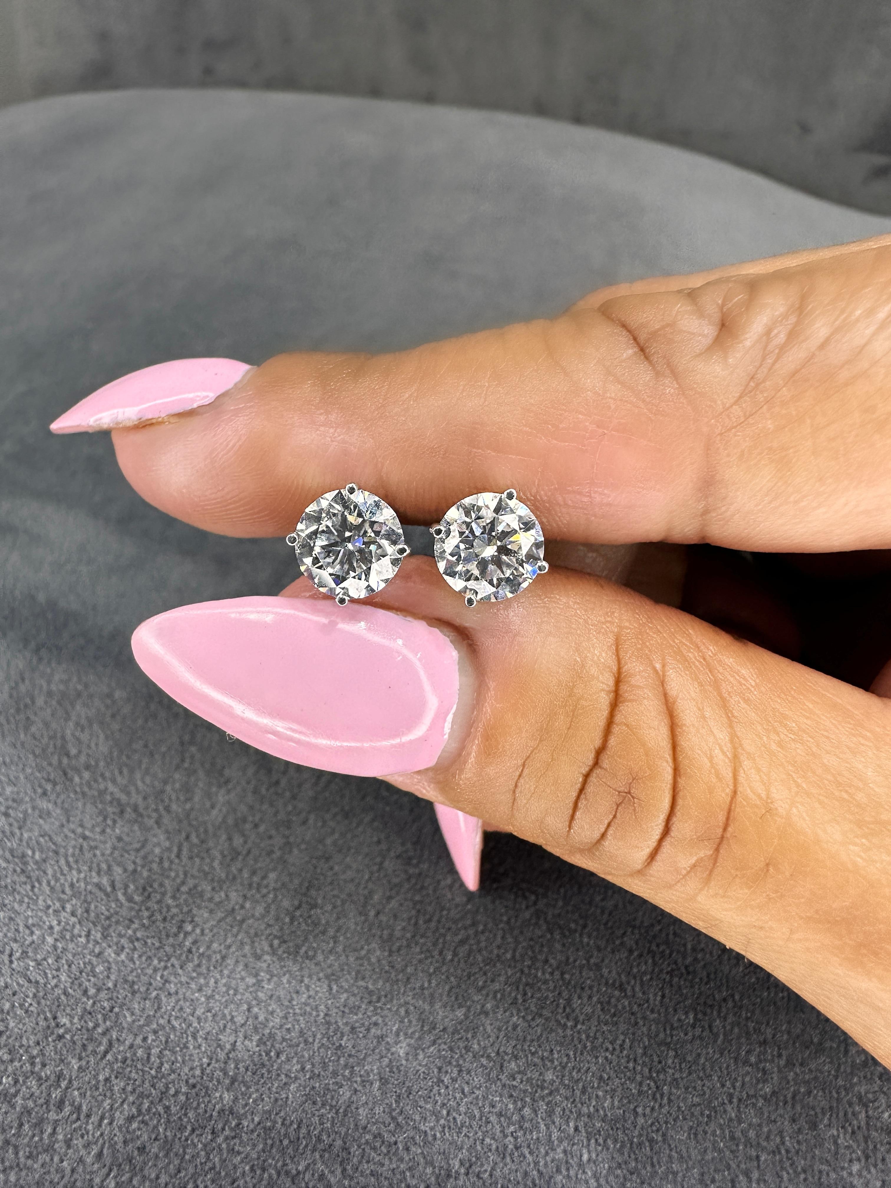 Certified Lab Round Cut 1.50 - 4.00 Carat Diamond 4-prong Stud Earrings / F, VS2 In New Condition For Sale In Los Angeles, CA