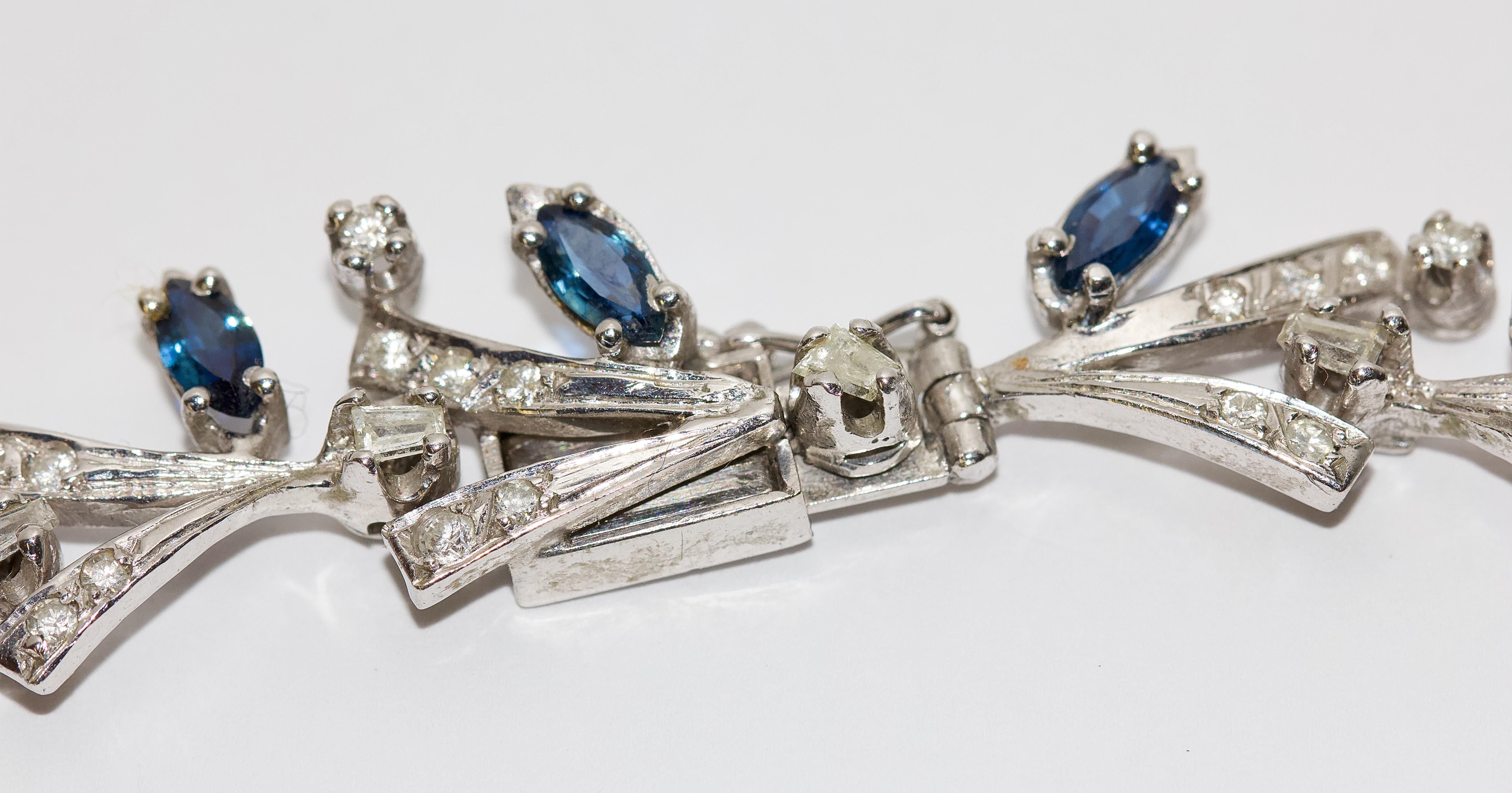 Collier pour femme certifié en or blanc 14 carats serti de diamants et de saphirs en vente 5