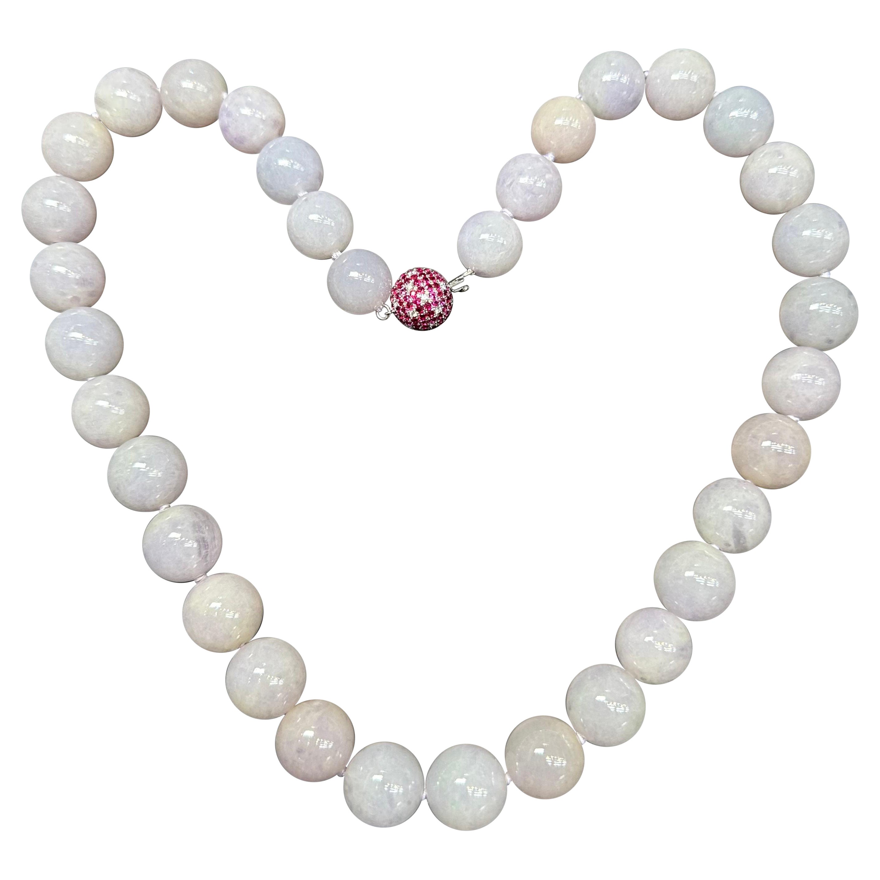 Perline di giada lavanda certificate da 17,49 mm, collana Disco Ball con rubini e diamanti della Birmania in vendita