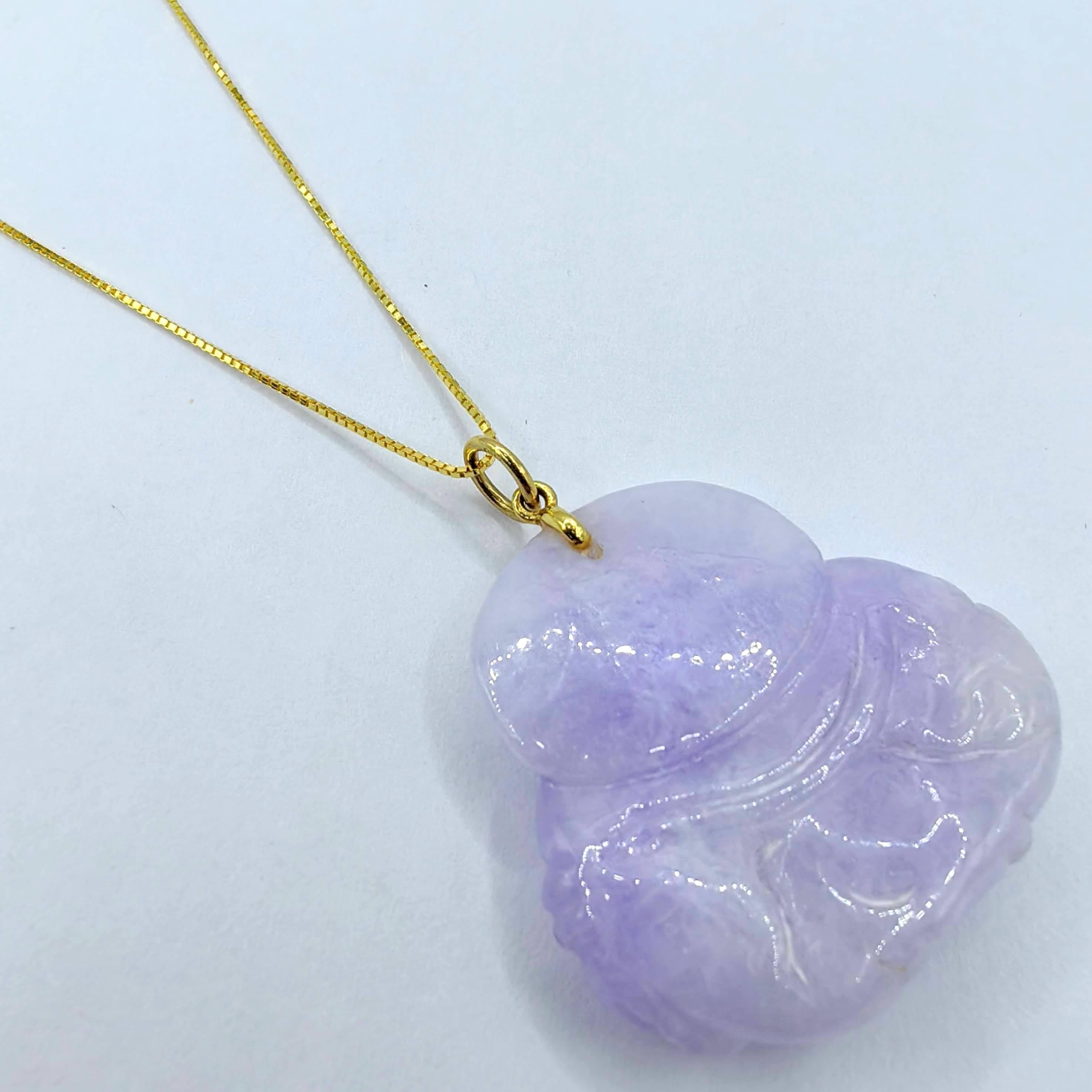 Contemporain Certified Lavender Jadeite Jade Laughing Buddha Carved Pendant 18K Yellow Gold en vente