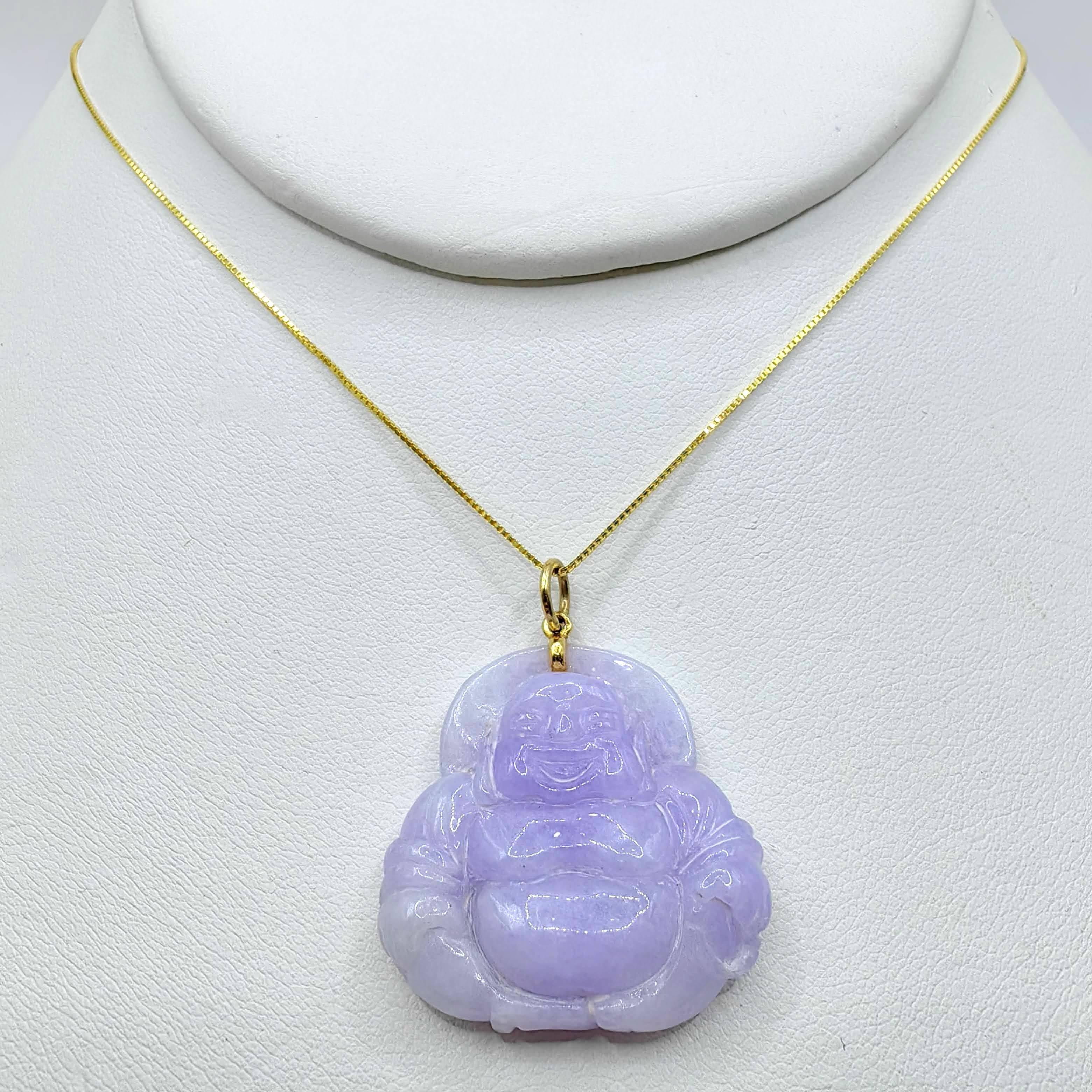 Taille mixte Certified Lavender Jadeite Jade Laughing Buddha Carved Pendant 18K Yellow Gold en vente