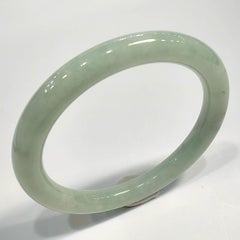 Bracelet rond classique en jadeite birmane authentique de type « 糯種 », certifié « vert clair »