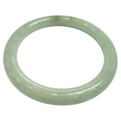 Bracelet rond classique en jadeite birmane authentique de type « 糯種 », certifié « vert clair »