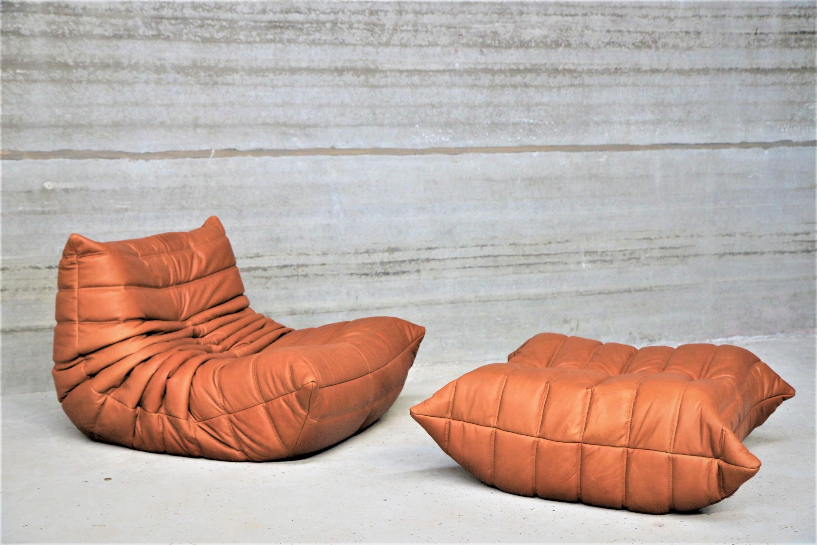 CERTIFIED Ligne Roset 2 TOGO Chairs & 1 Pouf in Cognac Leather, DIAMOND QUALITY For Sale 9