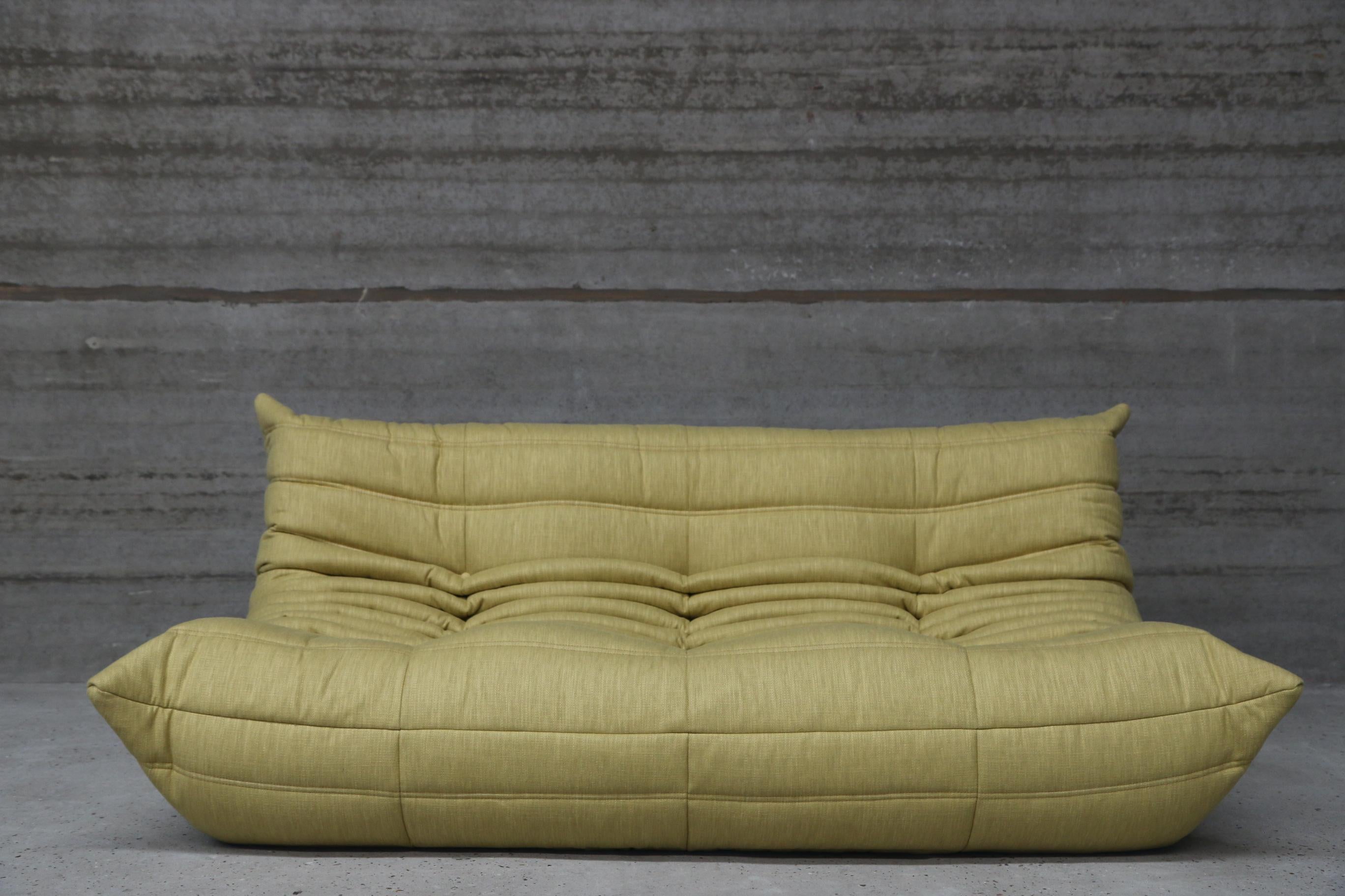 Iconic French vintage large settee, beautifully reupholstered in our brand new, stain free, washable and very durable Cordoba chartreuse fabric.
Original genuine vintage 
