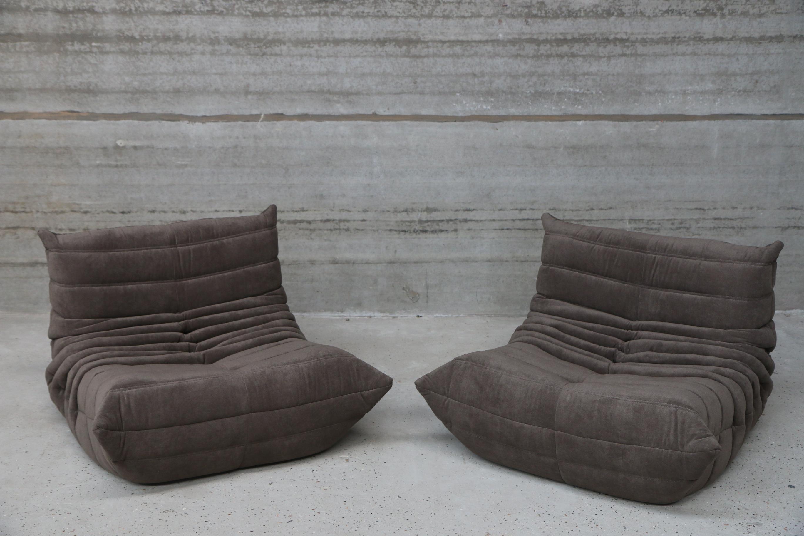 Mid-Century Modern CERTIFIED Ligne Roset TOGO 3-Seat in Free Stain Walnut Fabric, DIAMOND QUALITY For Sale