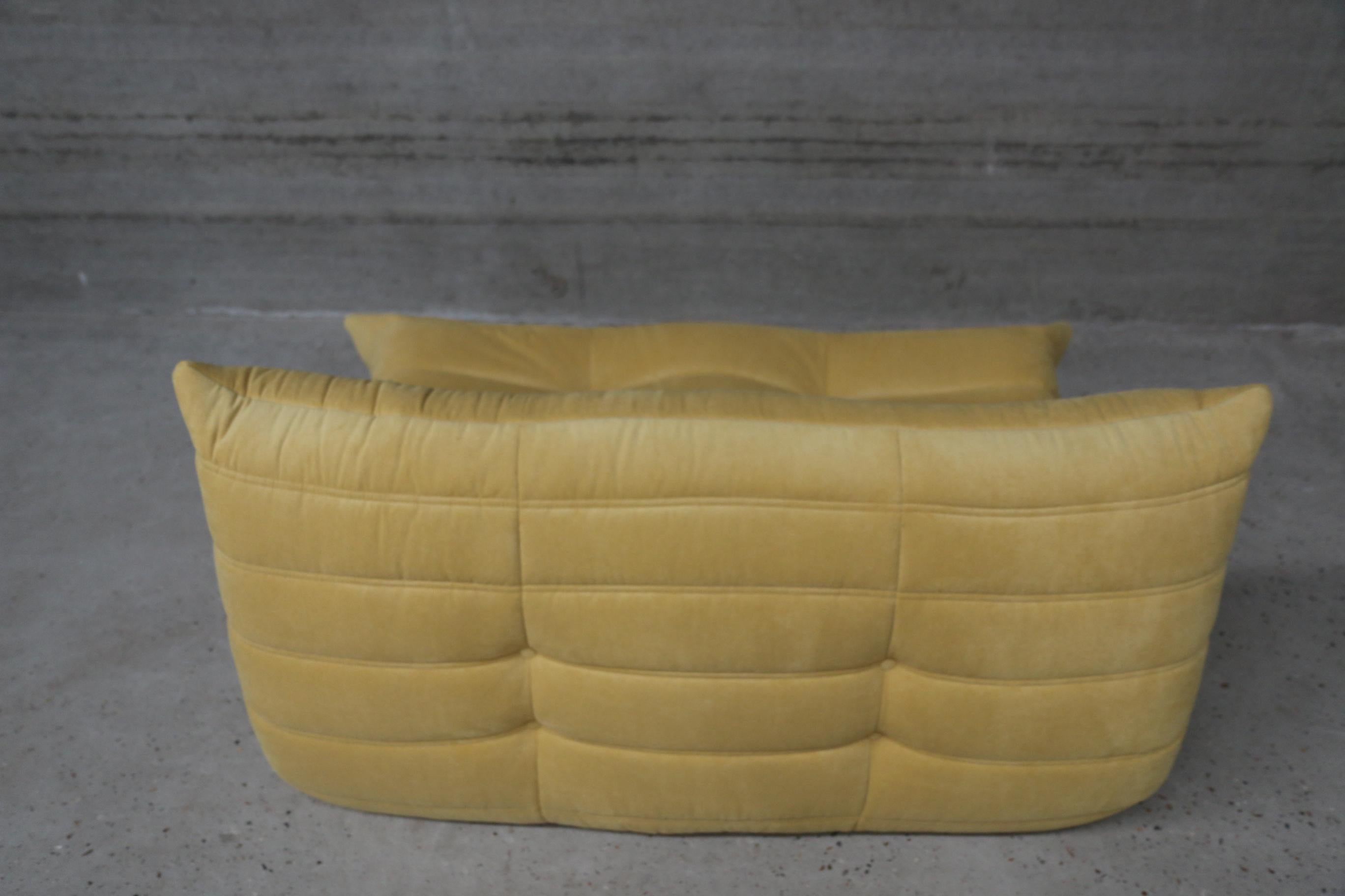 Mid-Century Modern CERTIFIED Ligne Roset TOGO Loveseat in Durable Banana Fabric, DIAMOND QUALITY For Sale
