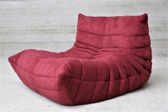 Pouf Ligne Roset TOGO certifié en tissu « Our Stain Free Plum », QUALITÉ DIAMANT