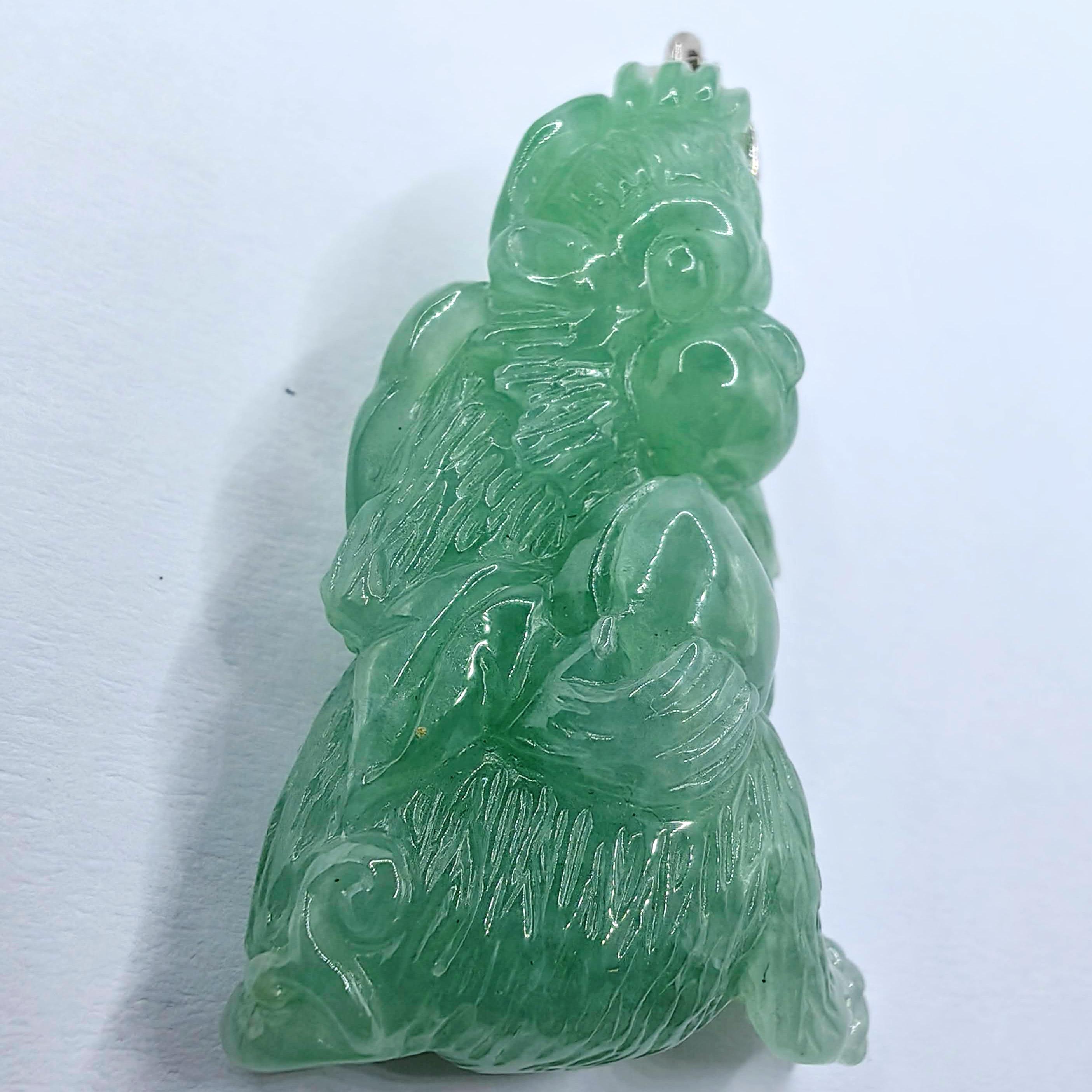 Pendentif en or blanc 18 carats, singe de la longévité certifié avec jade en jadéite pêche en vente 2