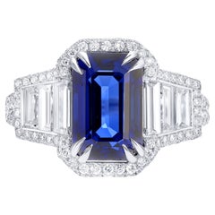 Anillo Zafiro Azul de Madagascar Certificado Engaste Diamante 6,6 Quilates Oro 18K