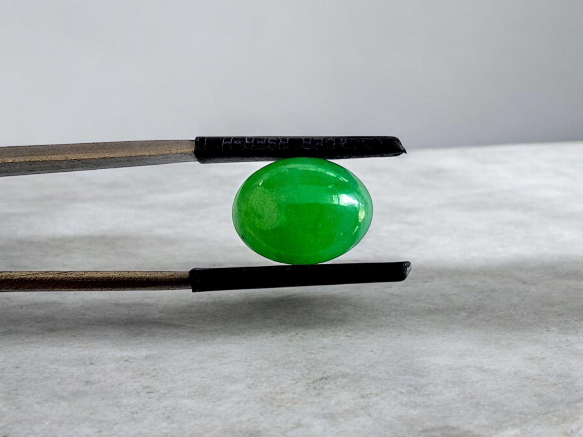 Certified MADE IN JAPAN 5.841cts. Intense Green Burmese A-Jadeite Oval Cabochon For Sale 8
