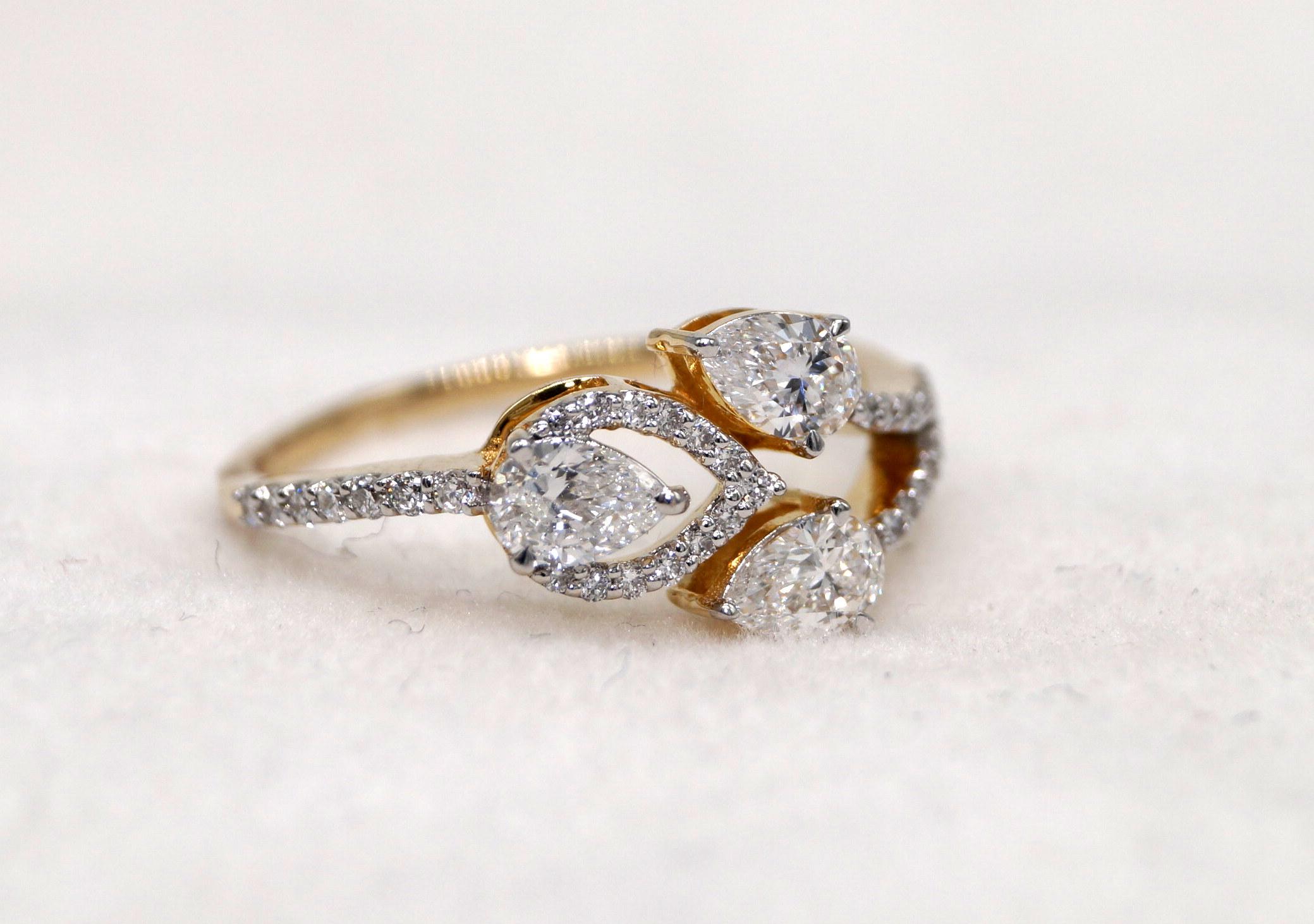 Anello in moissanite certificata in oro 14k Hallmark Anello in oro massiccio certificato in vendita 1