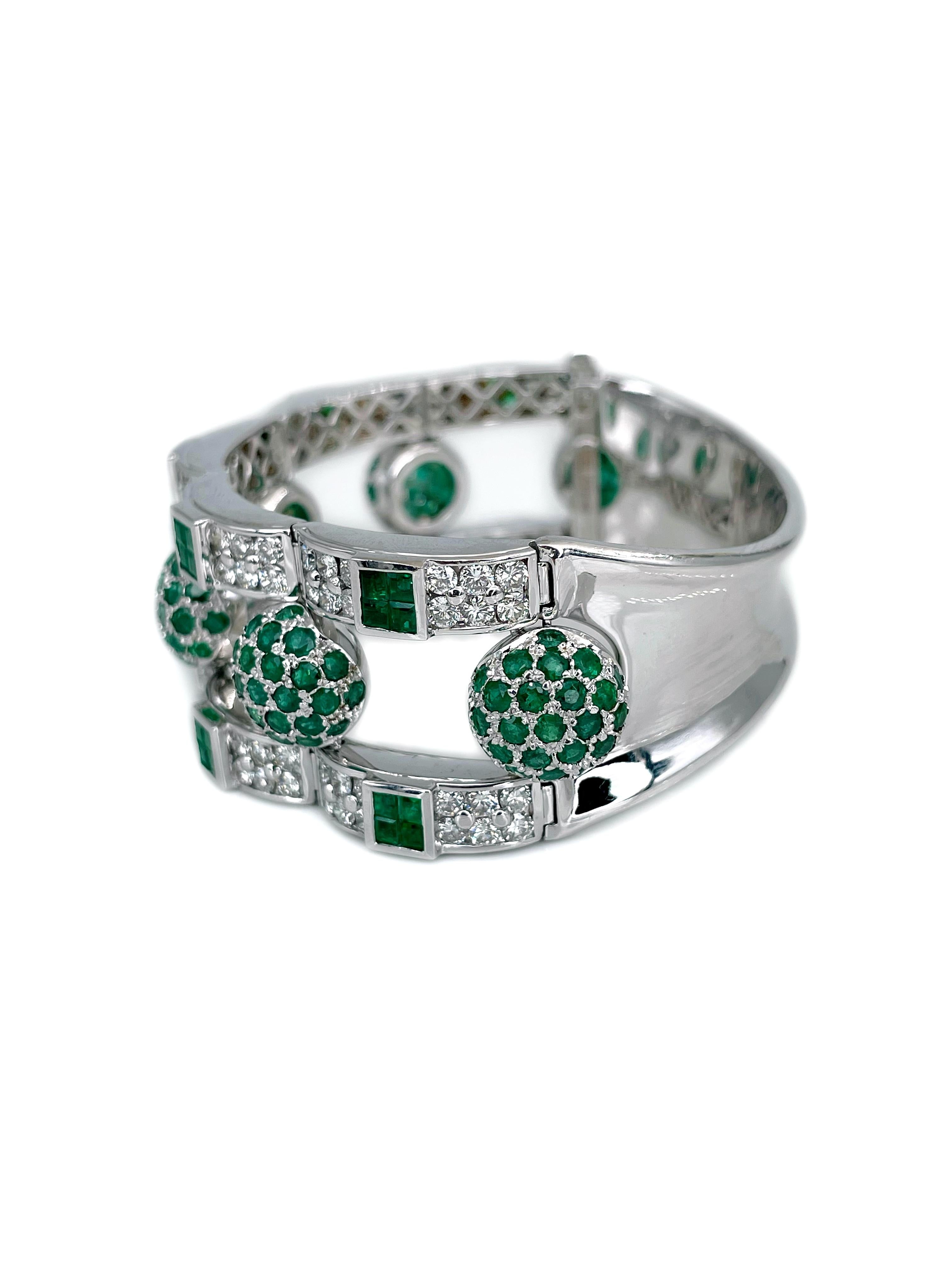 Mixed Cut Certified Mouawad 18 Karat Gold 11.20 Carat Emerald 6.37 Carat Diamond Bracelet For Sale