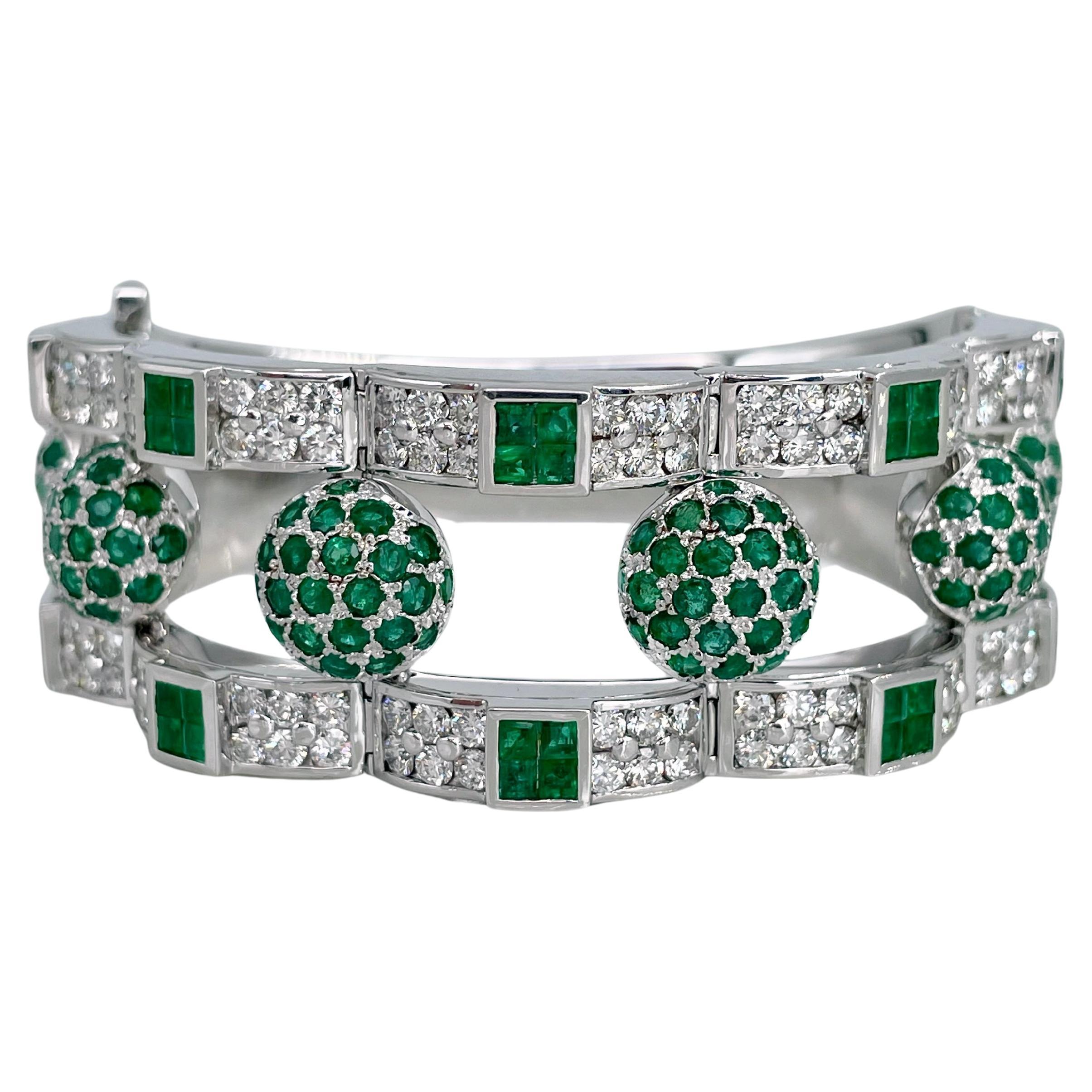 Certified Mouawad 18 Karat Gold 11.20 Carat Emerald 6.37 Carat Diamond Bracelet For Sale