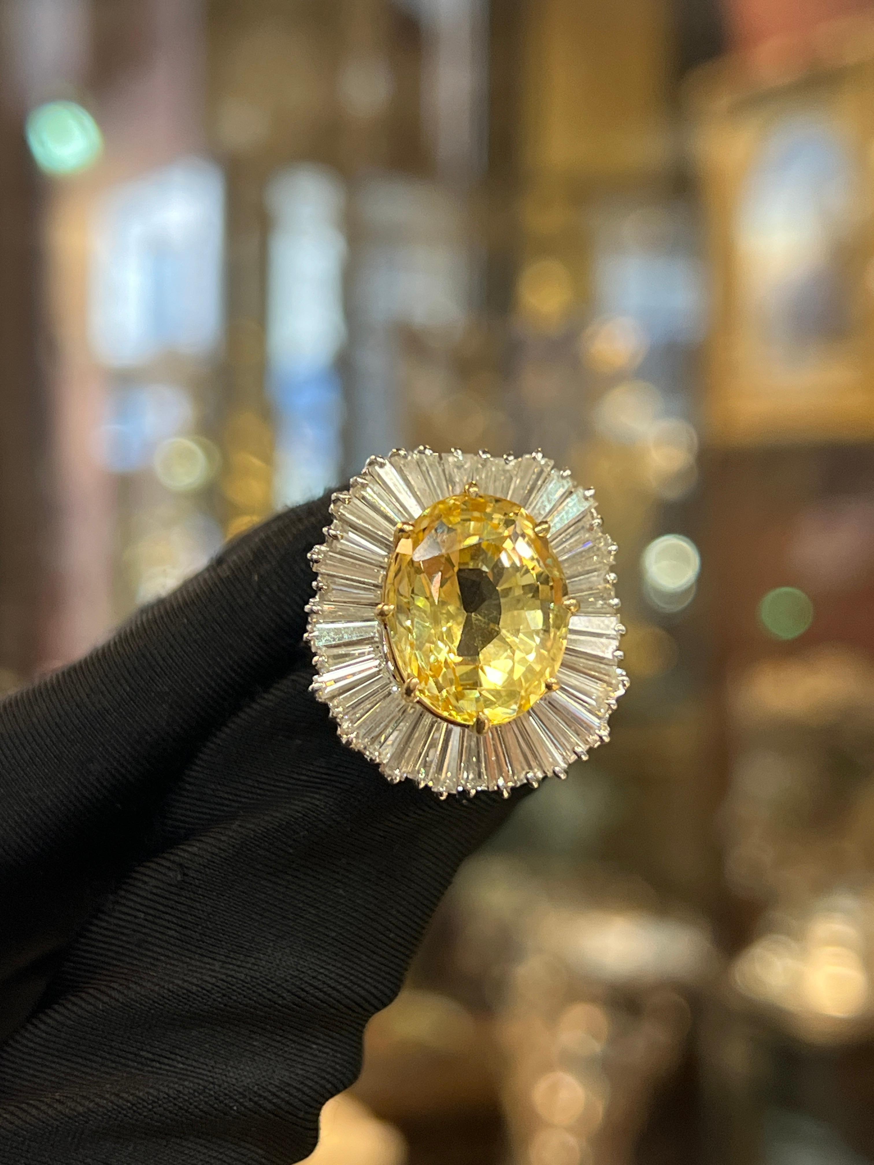 Women's Certified Natural 14.69 Carat Yellow Sapphire Ballerina Ring For Sale