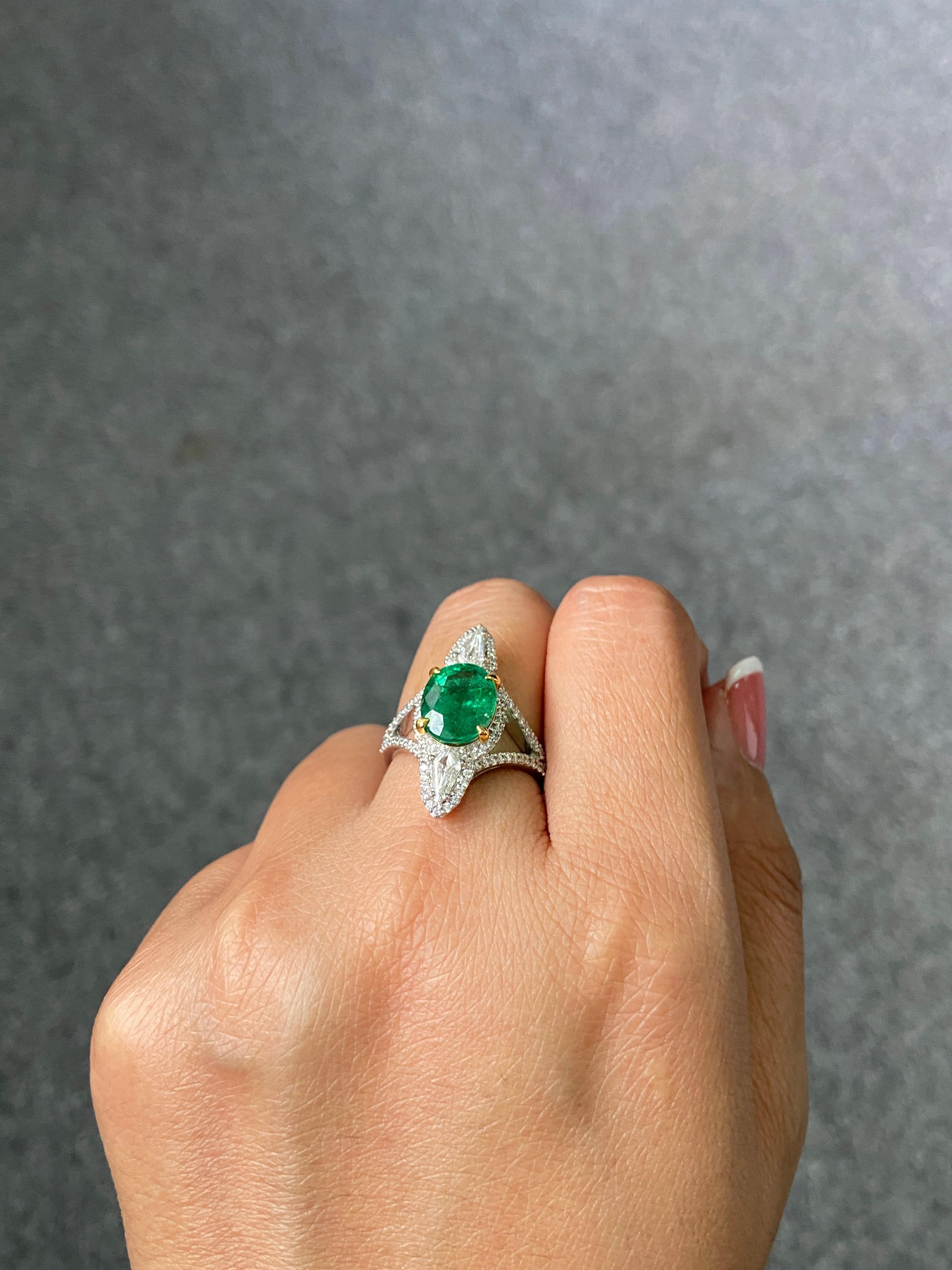 Anello con smeraldo e diamante dello Zambia in oro bianco 18 carati certificato e naturale in vendita 5