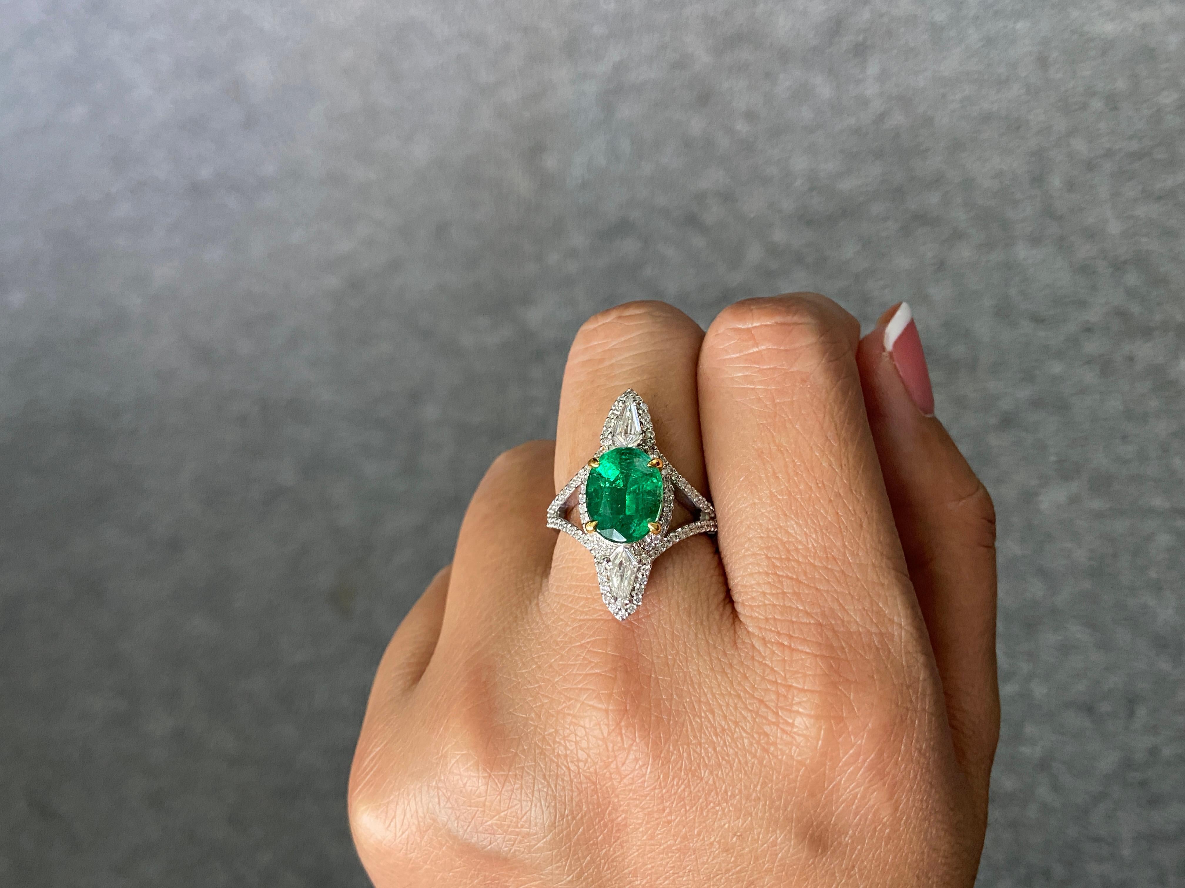 Anello con smeraldo e diamante dello Zambia in oro bianco 18 carati certificato e naturale in vendita 6