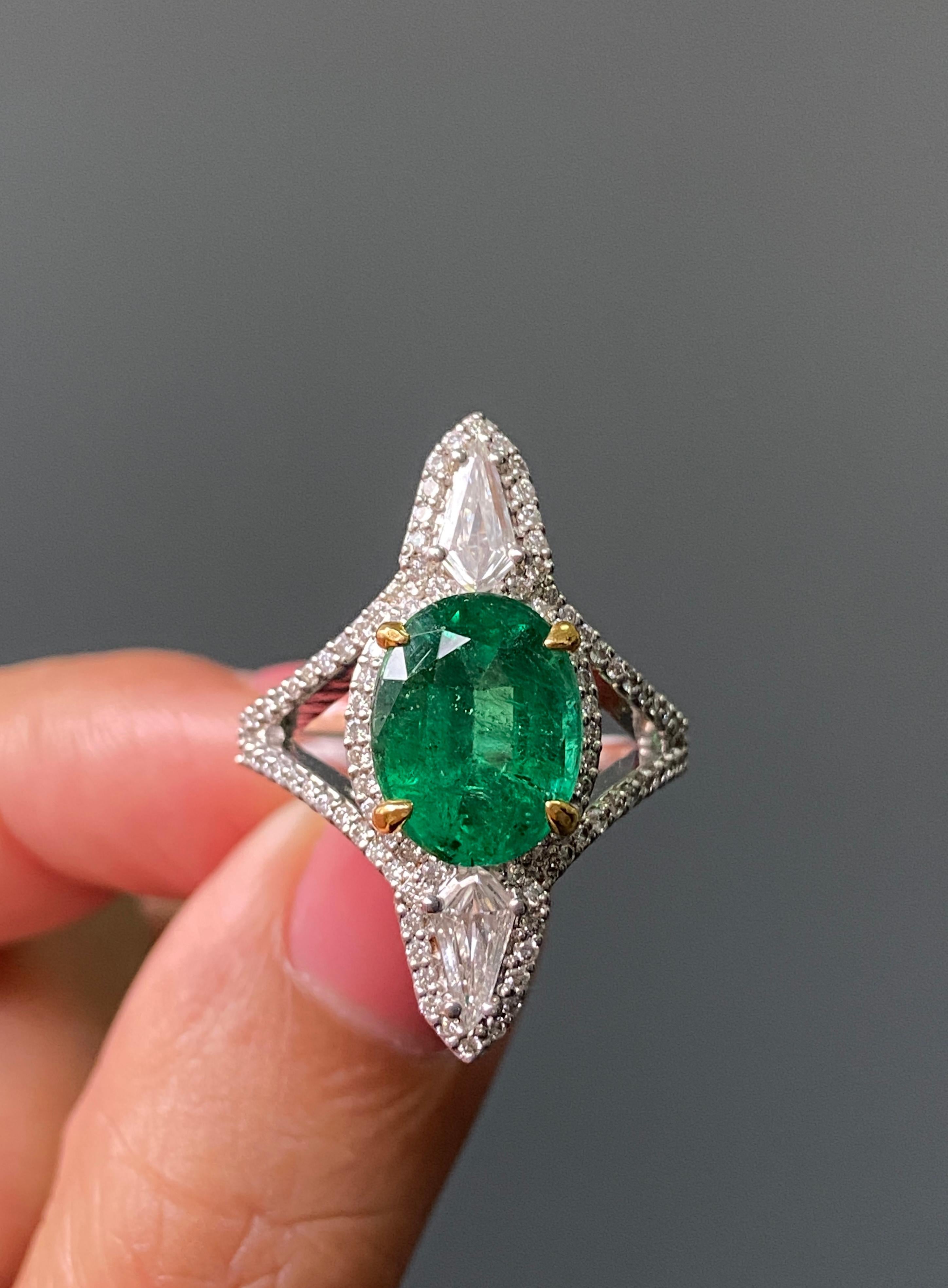 Anello con smeraldo e diamante dello Zambia in oro bianco 18 carati certificato e naturale in vendita 8