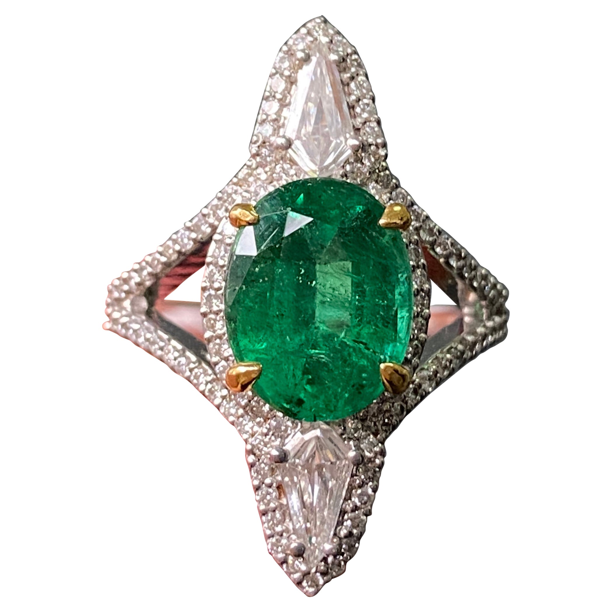 Bague en or blanc 18 carats avec émeraude zambienne et diamant certifiés naturels