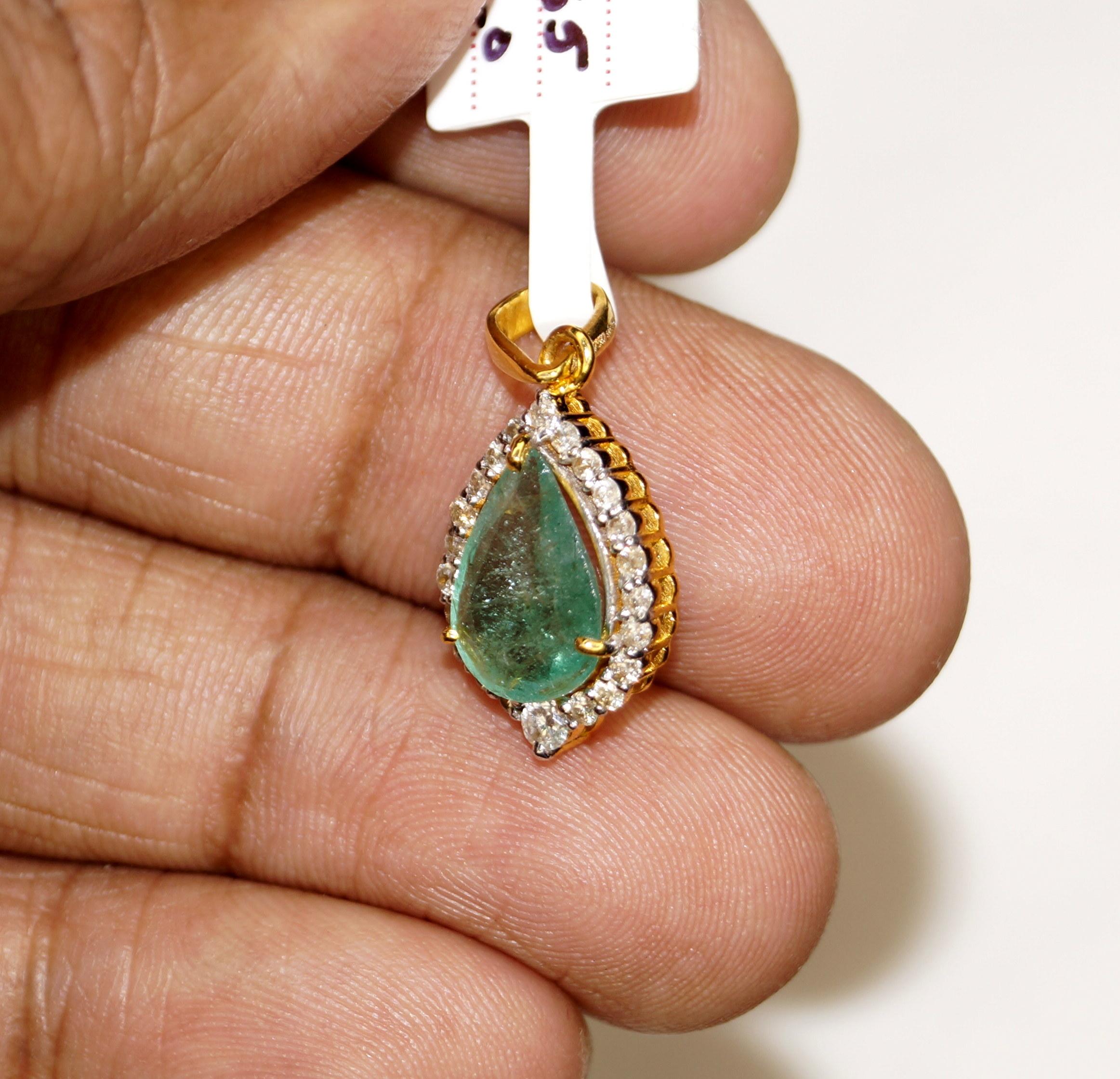 Women's or Men's IGI Certified Natural Diamond Emerald Pendant 18K Gold Drop Pendant Necklace For Sale