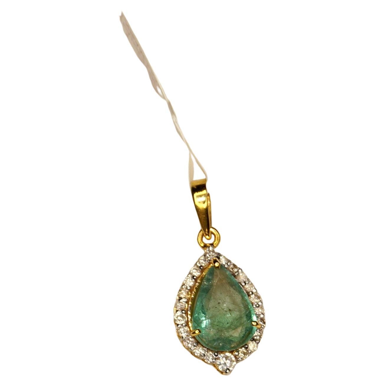 IGI Certified Natural Diamond Emerald Pendant 18K Gold Drop Pendant Necklace