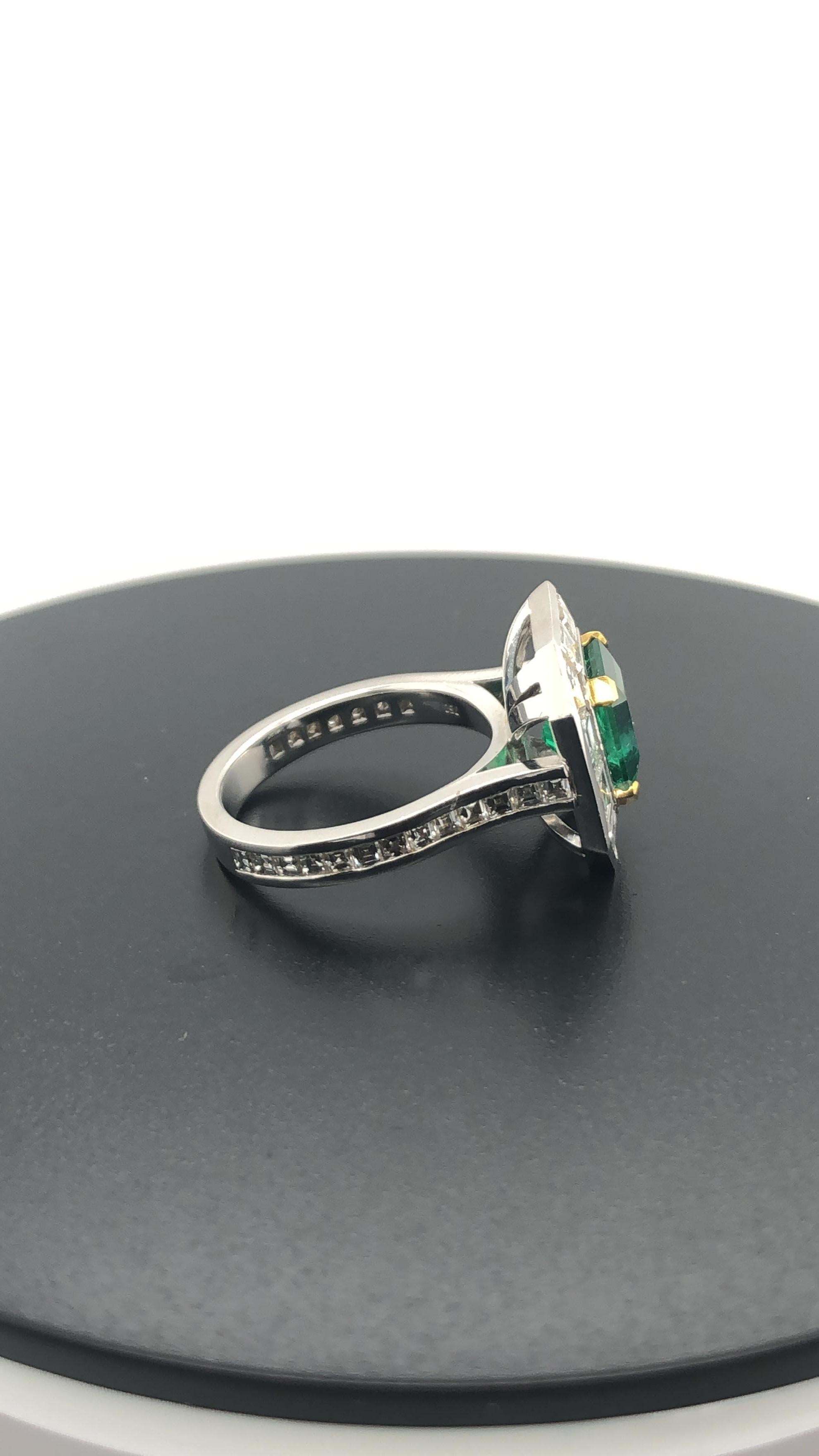 Certified Natural 2.35 Carat Asscher Cut Emerald and Diamond Cocktail Ring In New Condition For Sale In Sydney, NSW
