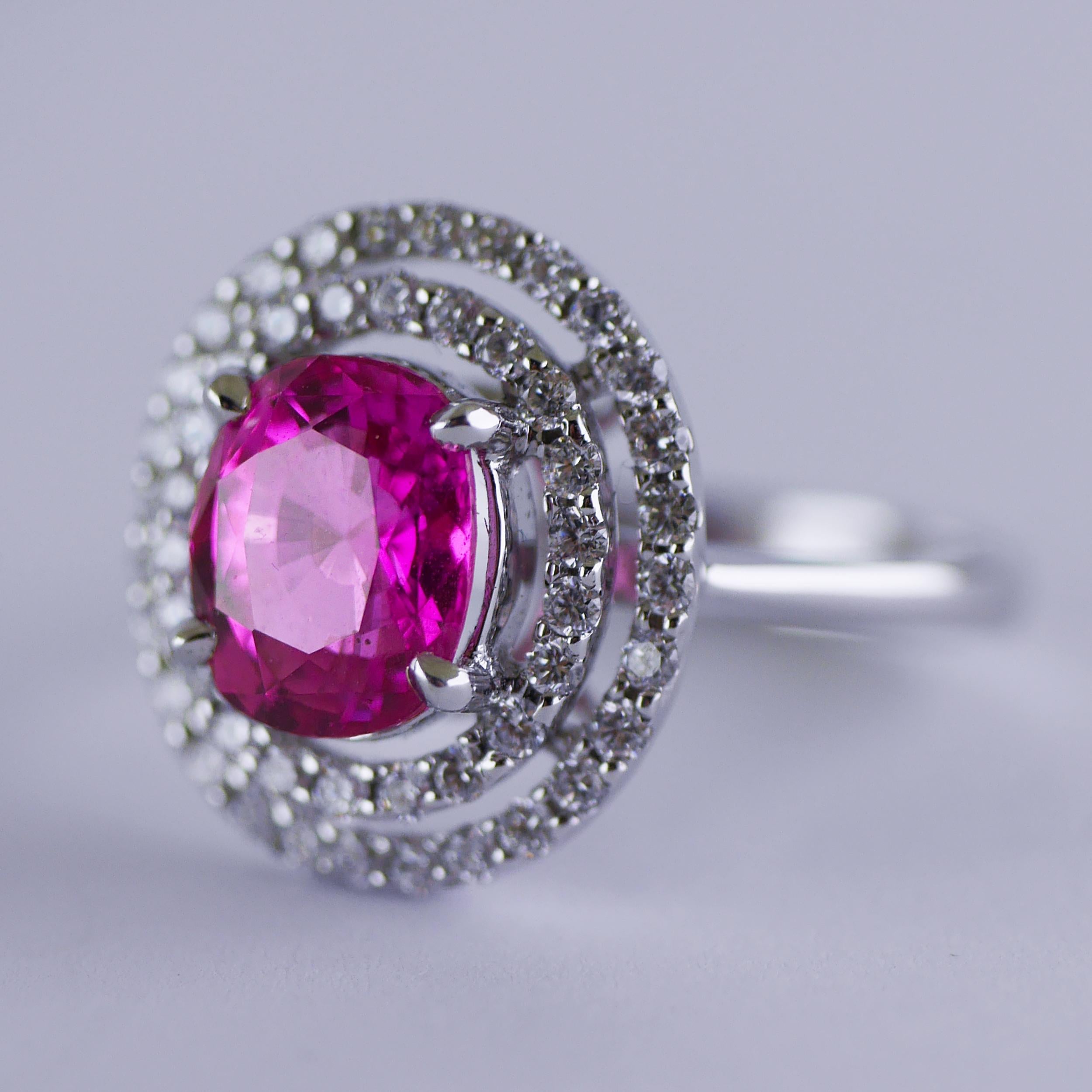 Certified Natural 2.91 Carat Cushion Cut Pink Sapphire and Diamond Ring In Excellent Condition In London, GB