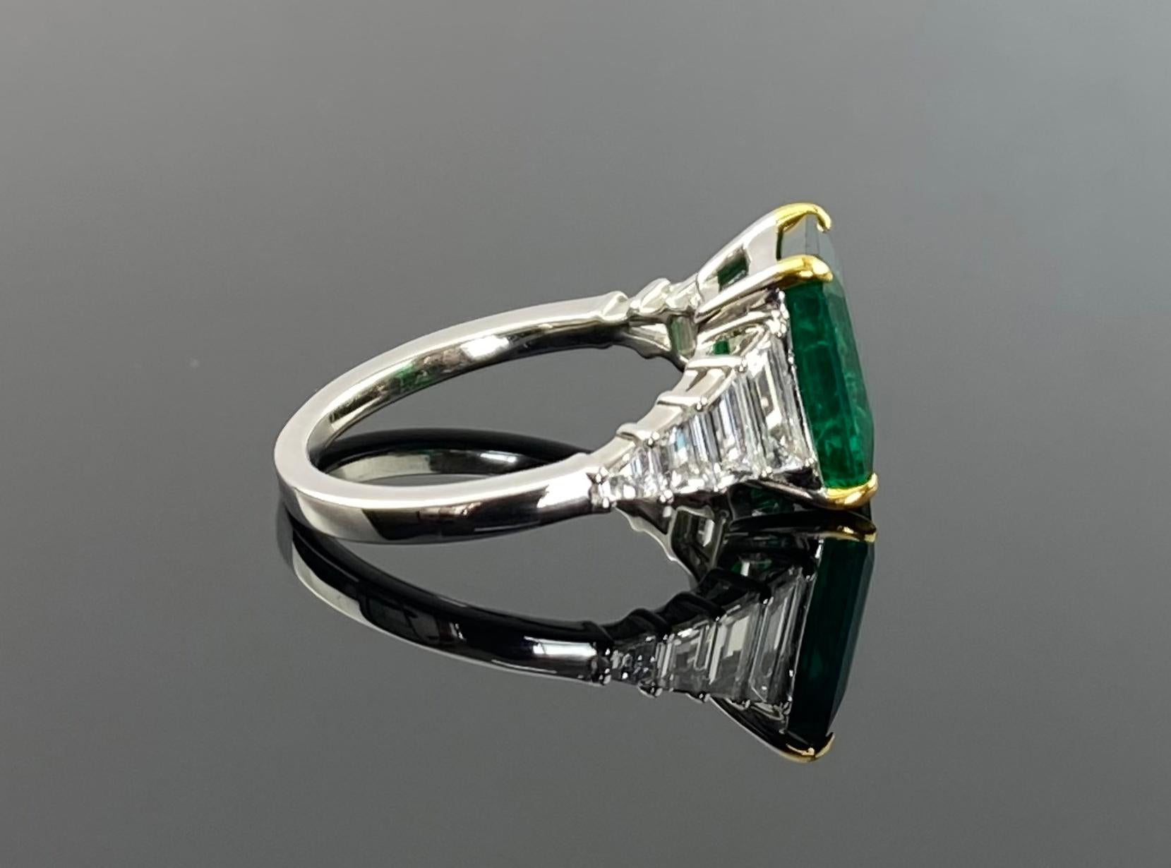Emerald Cut Certified Natural 3.13 Carat Emerald and VVS Diamond Cocktail Engagement Ring For Sale