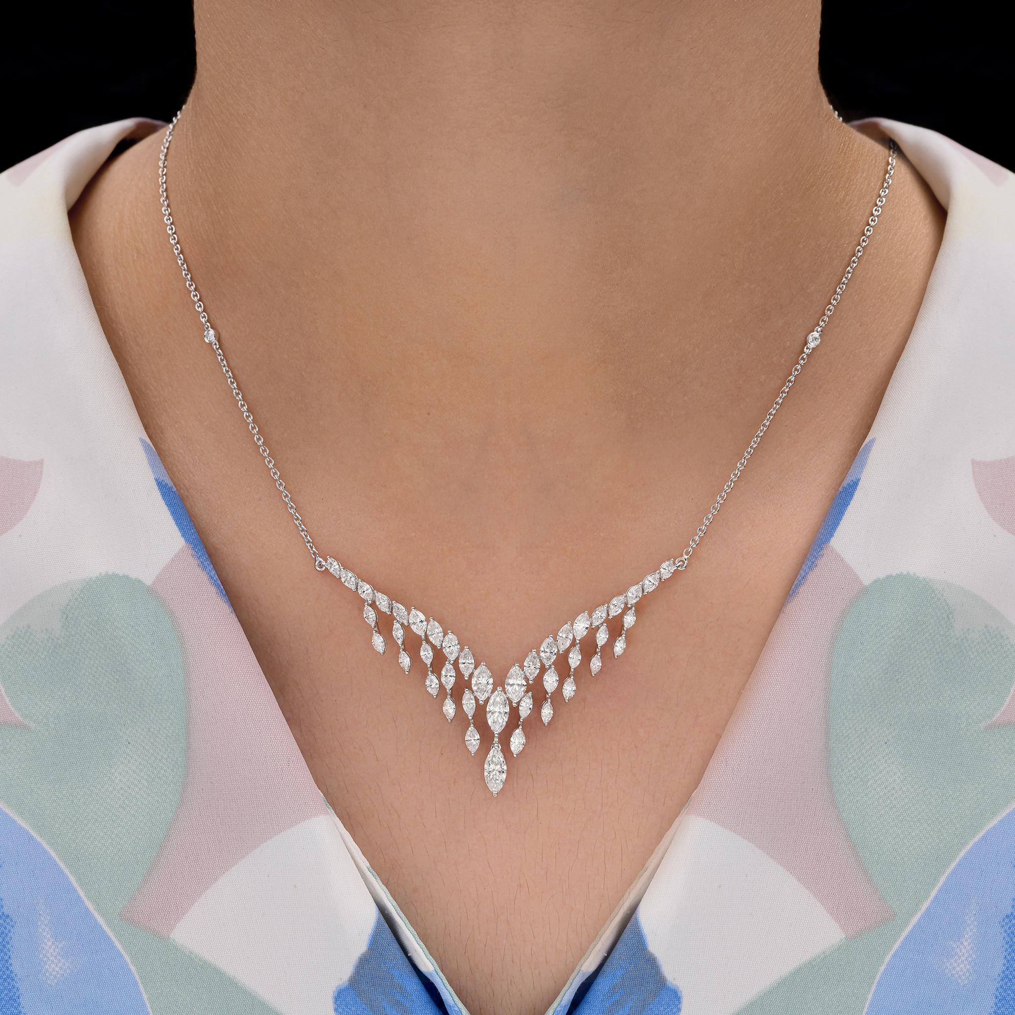 Zertifizierte natürliche 3,46 Karat Diamant-Anhänger Kette Halskette 18 Karat Weißgold 
Dieses auffällige V-förmige Collier besticht durch ein fließendes Design aus abwechselnd birnenförmigen und runden Brillanten, die wie zarte Lichttropfen über