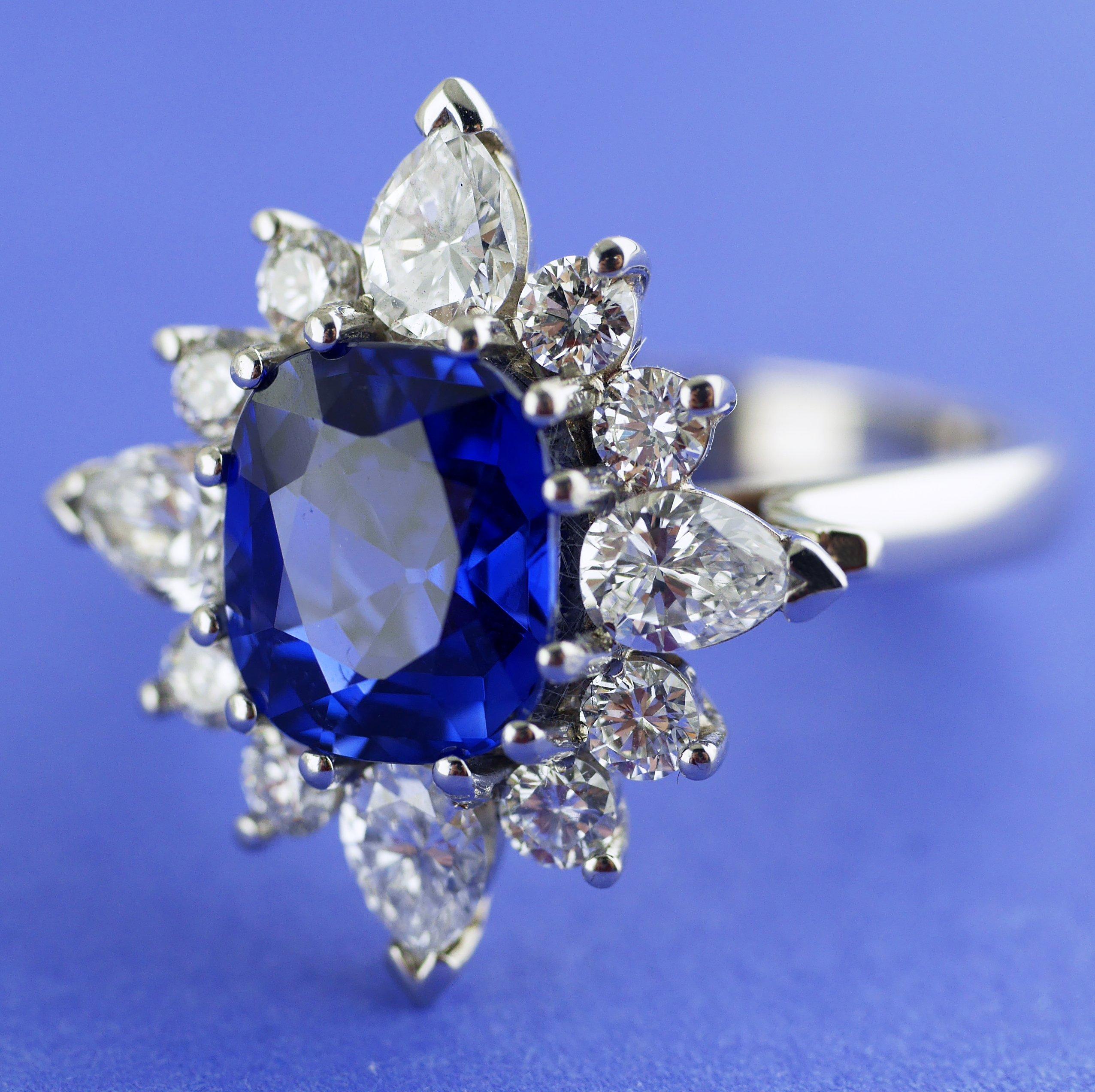 Certified Natural 3.75 Carat Sapphire Diamond Platinum Ring, circa 1960 In Excellent Condition In London, GB