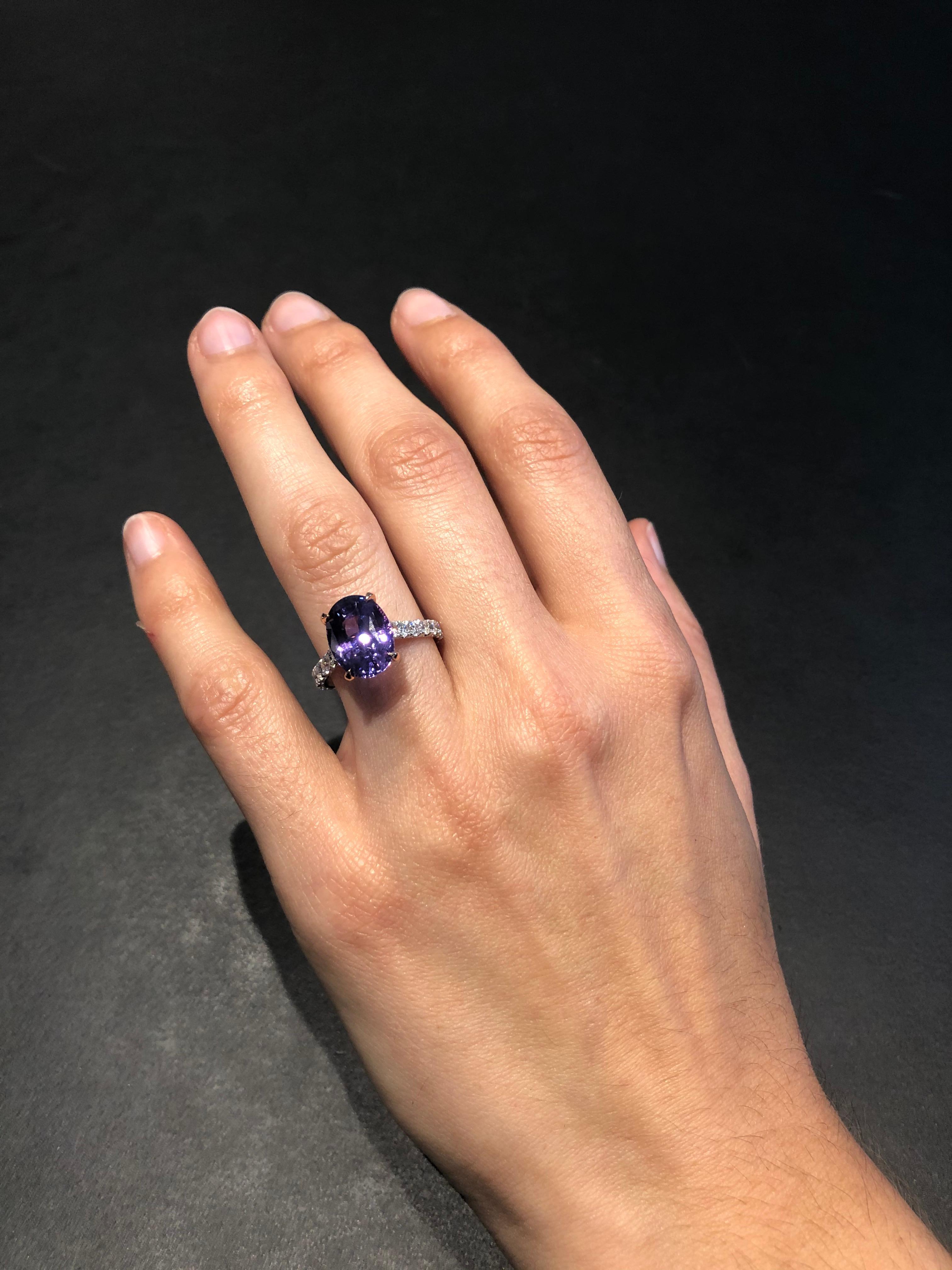 Certified Natural 5.23 Carat Sri Lankan Purple Sapphire Diamond Engagement Ring For Sale 3