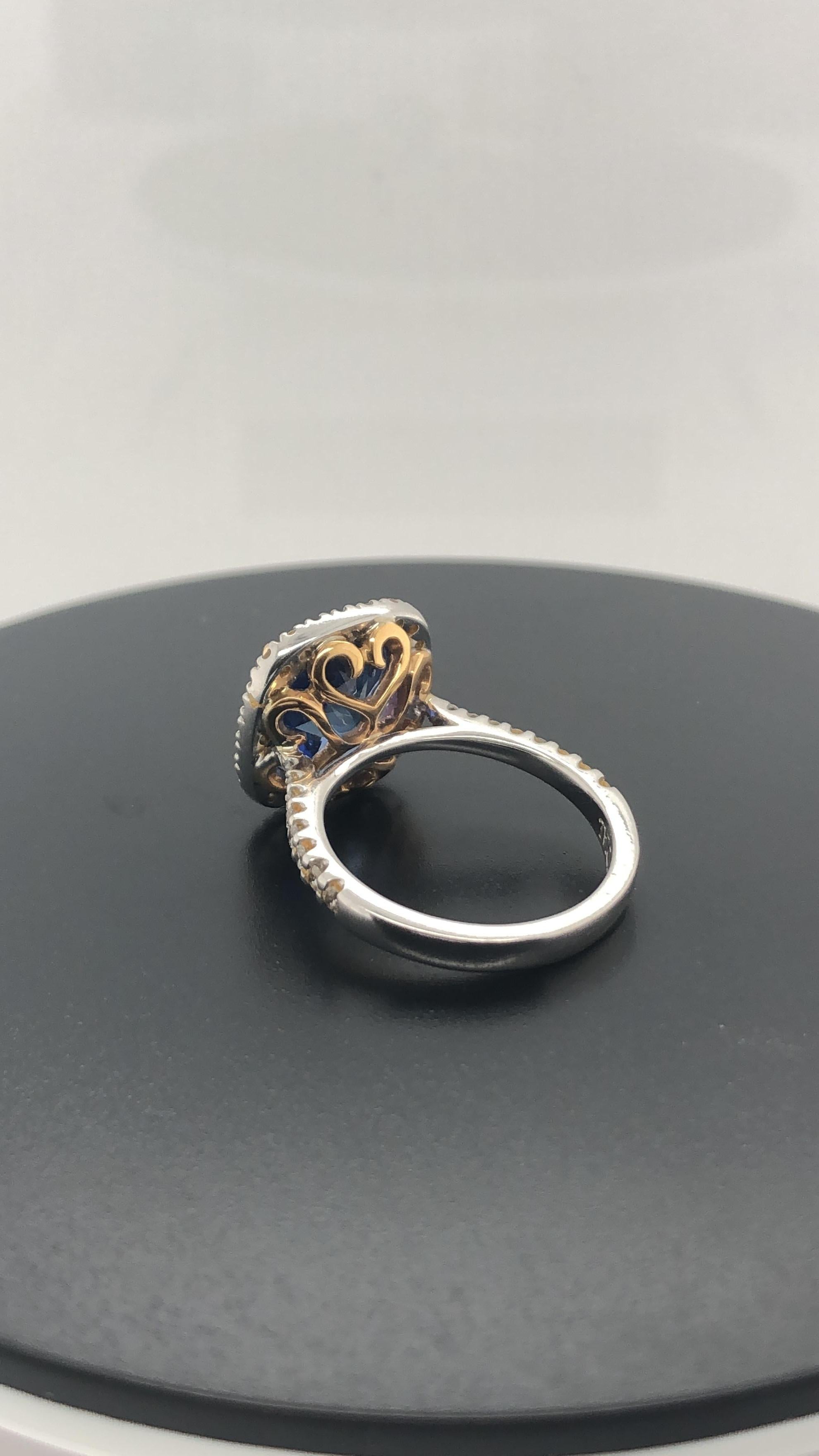 Certified Natural 6.09 Carat, Cushion Cut, Ceylonese Sapphire and Diamond Ring In New Condition In Sydney, NSW