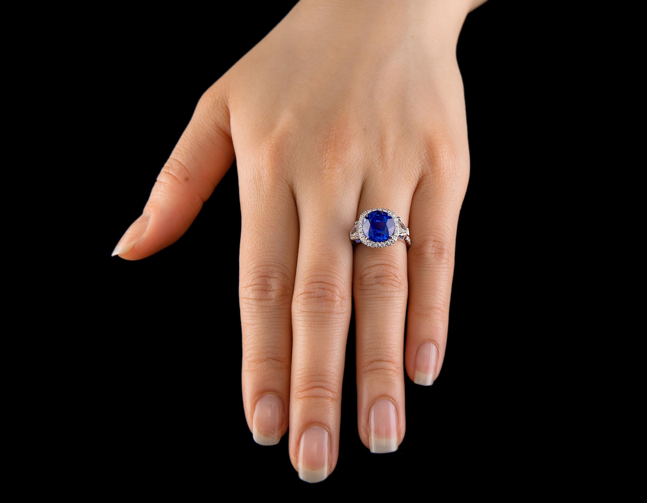 Certified Natural 6.97 Carat Cushion Blue Sapphire Diamond Halo Platinum Ring In New Condition In New York, NY