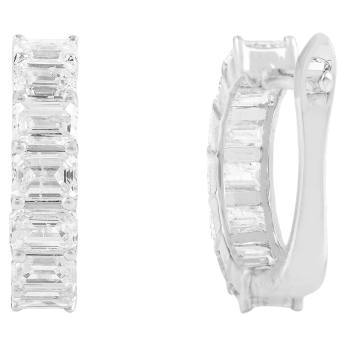 Boucles d
oreilles en or blanc 14K avec diamant baguette certifié naturel 3.11 carats