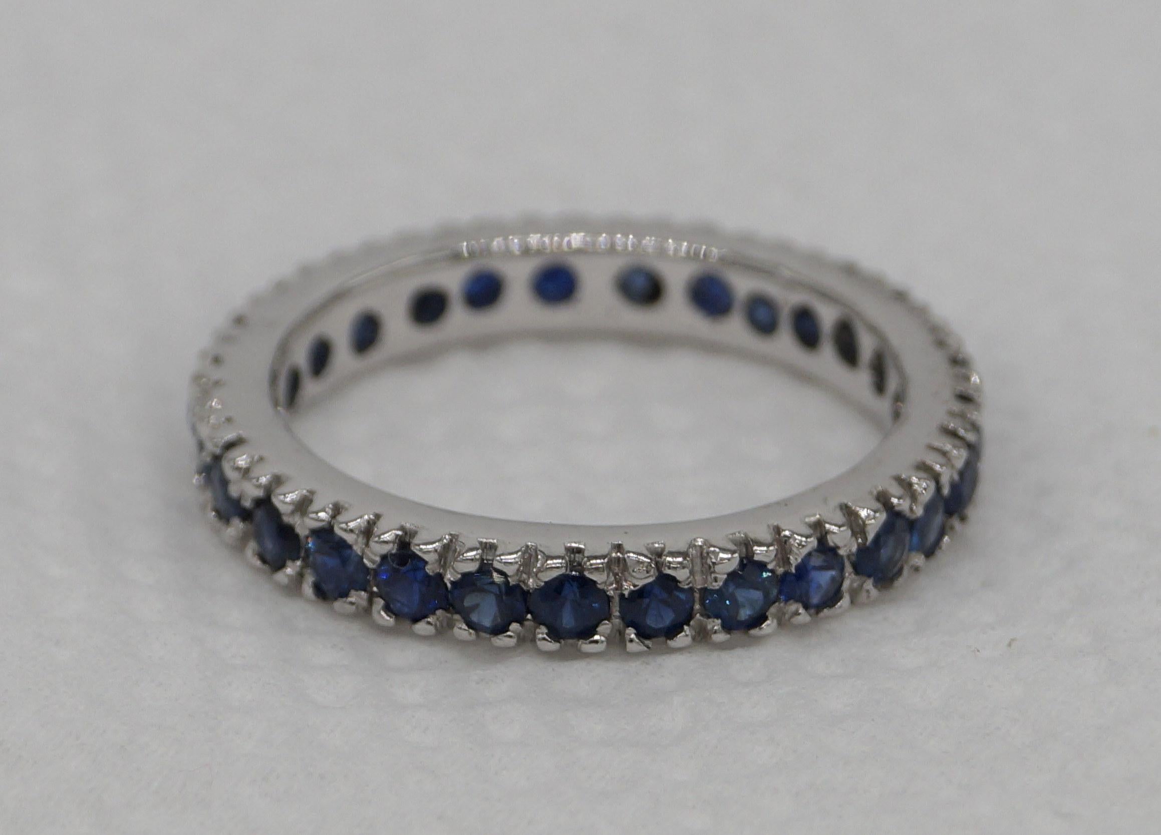 Taille brillant Certified Natural Blue Sapphire Band Sterling silver white Gold Ring Vermeil en vente