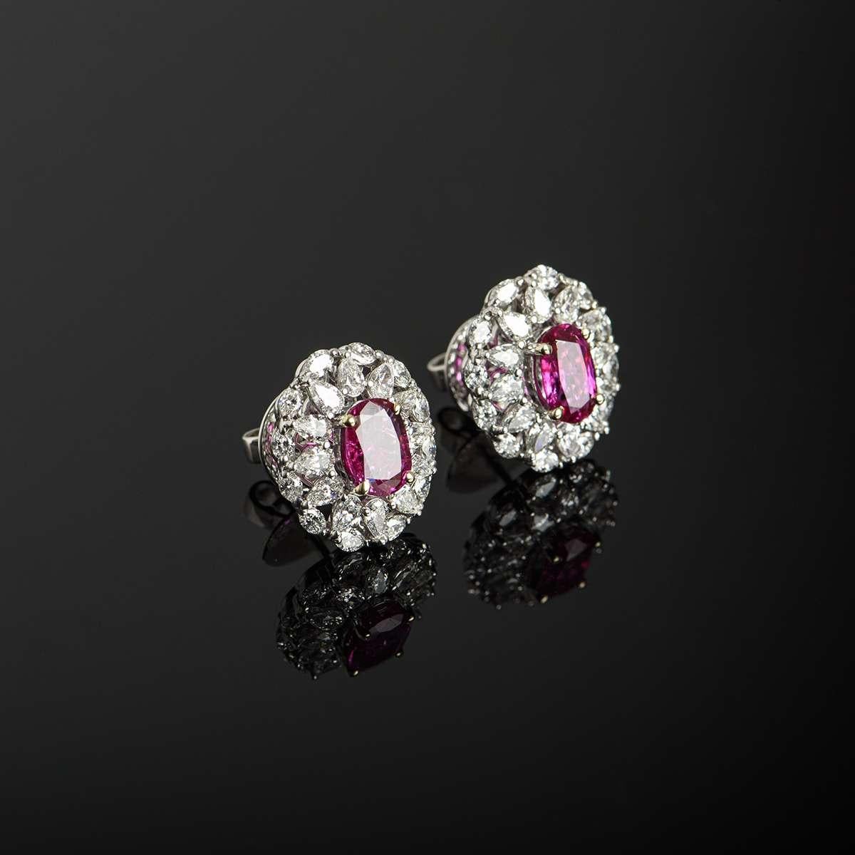 Certified Natural Burmese Ruby and Diamond Stud Earrings In Excellent Condition In London, GB