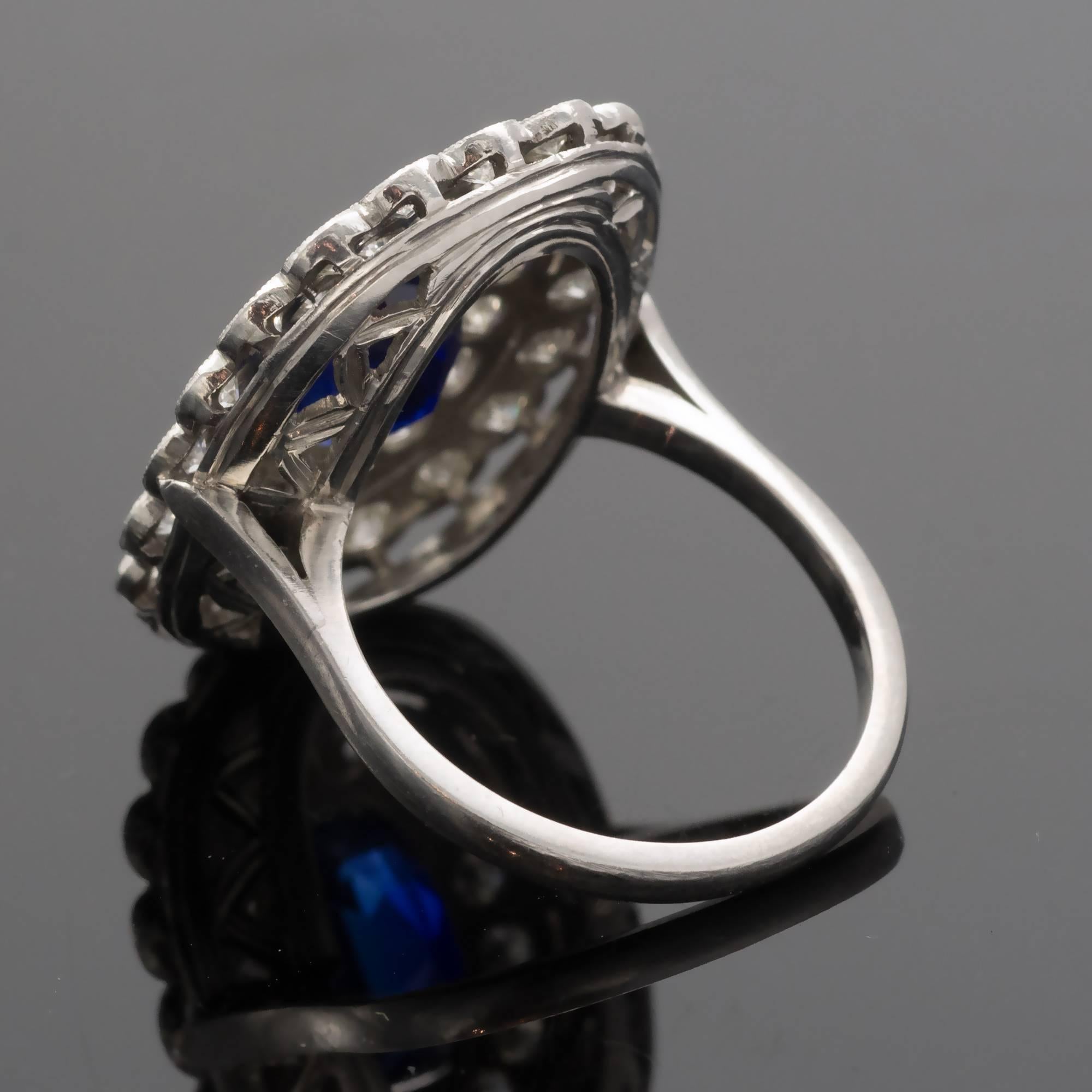 Art Deco-Ring, zertifizierter natürlicher burmesischer Saphir (Art déco) im Angebot