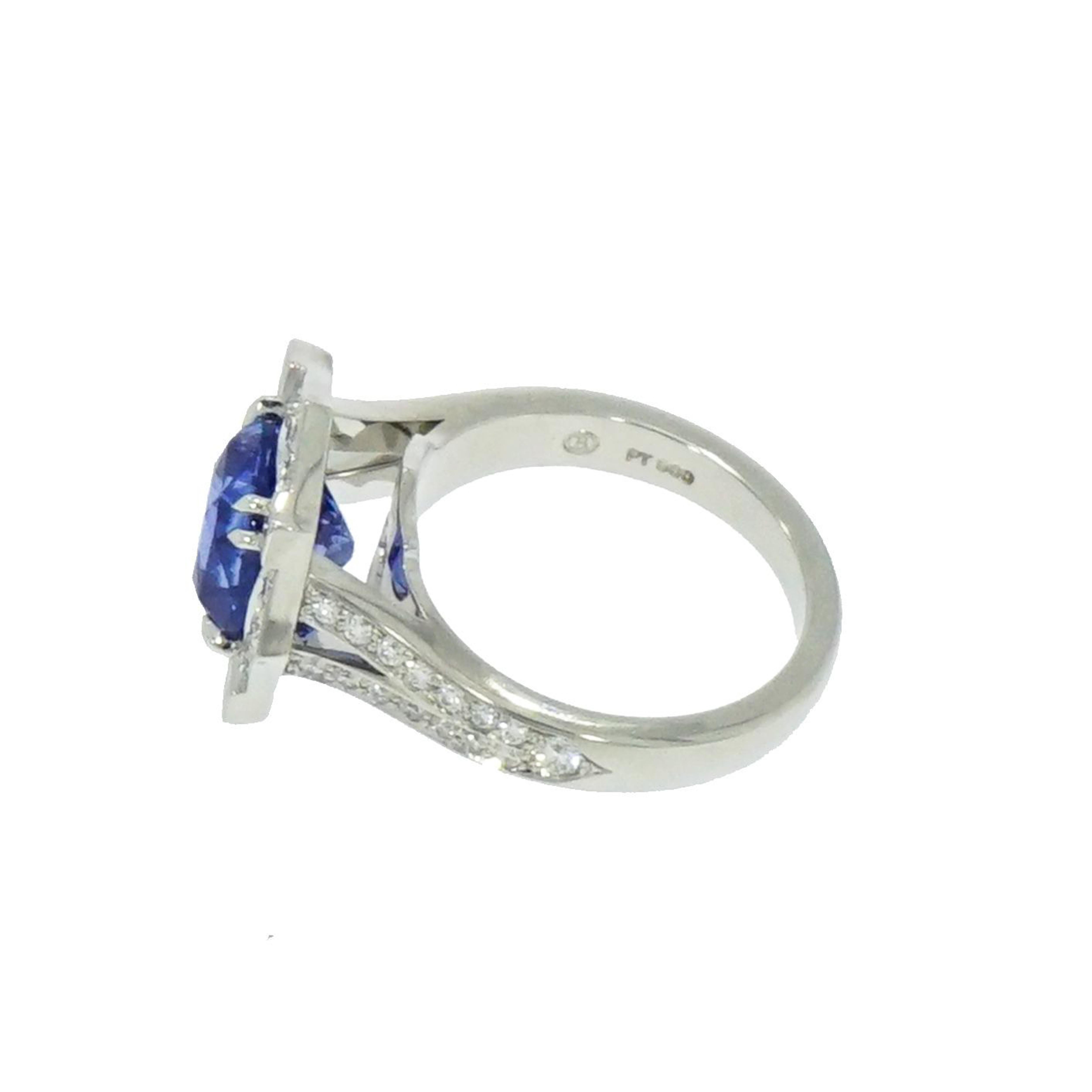 Contemporary Certified Natural Ceylon Sapphire and Diamond Platinum Ring