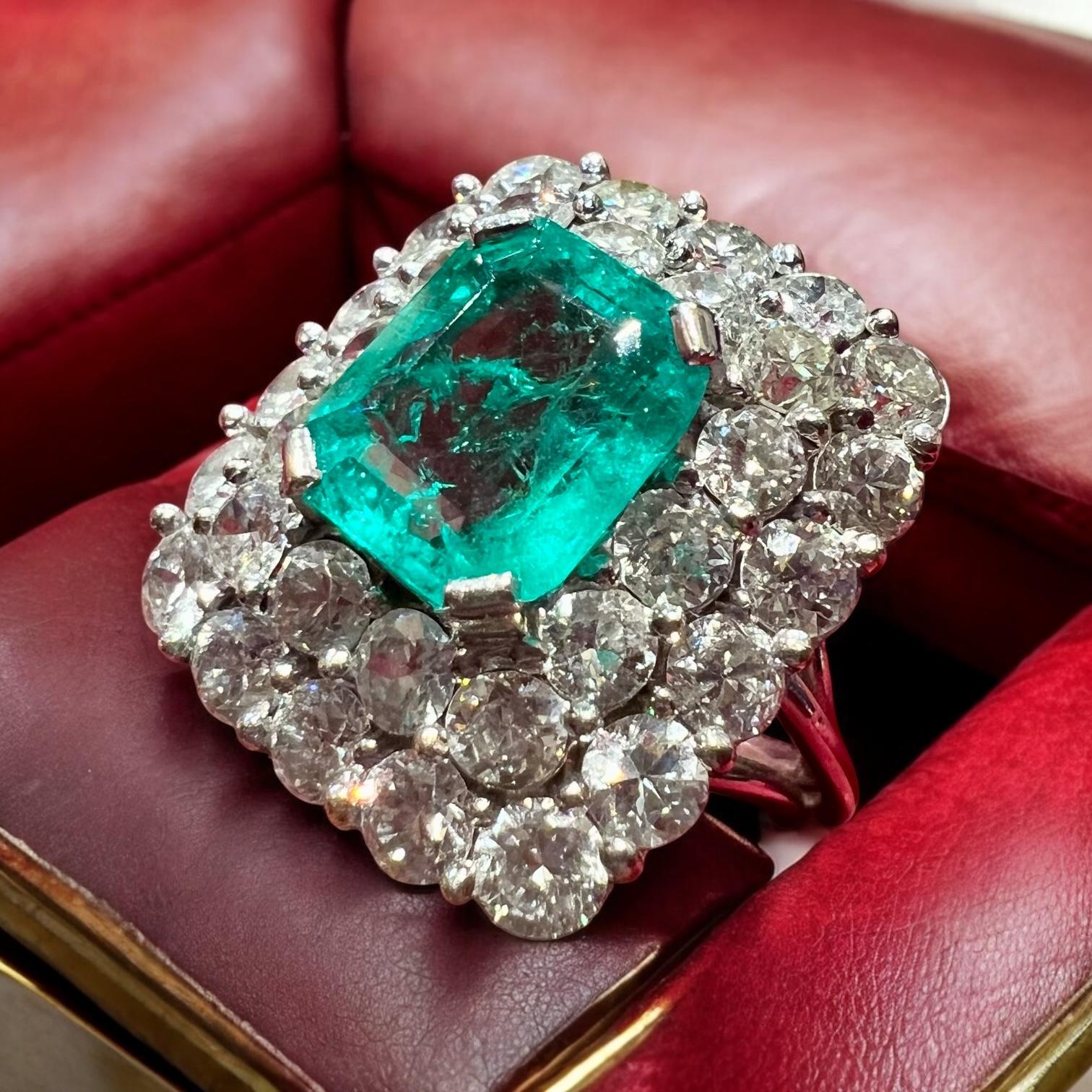 Smeraldo colombiano naturale certificato 3,38 carati  Diamanti taglio vecchio da 3,20 carati, platino in vendita 5