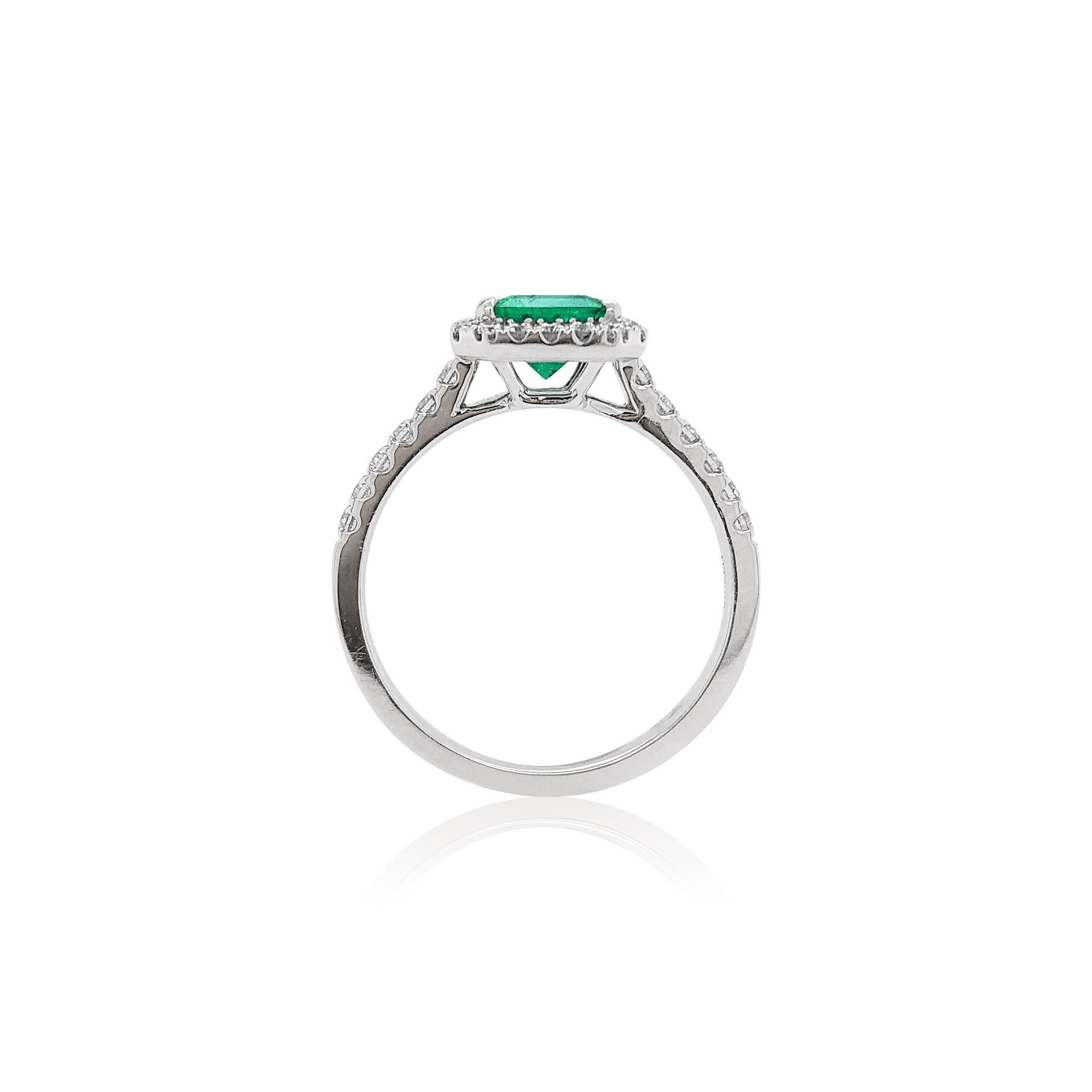 Contemporary HYT Certified Natural Colombian Emerald and White Diamond Ring in Platinum