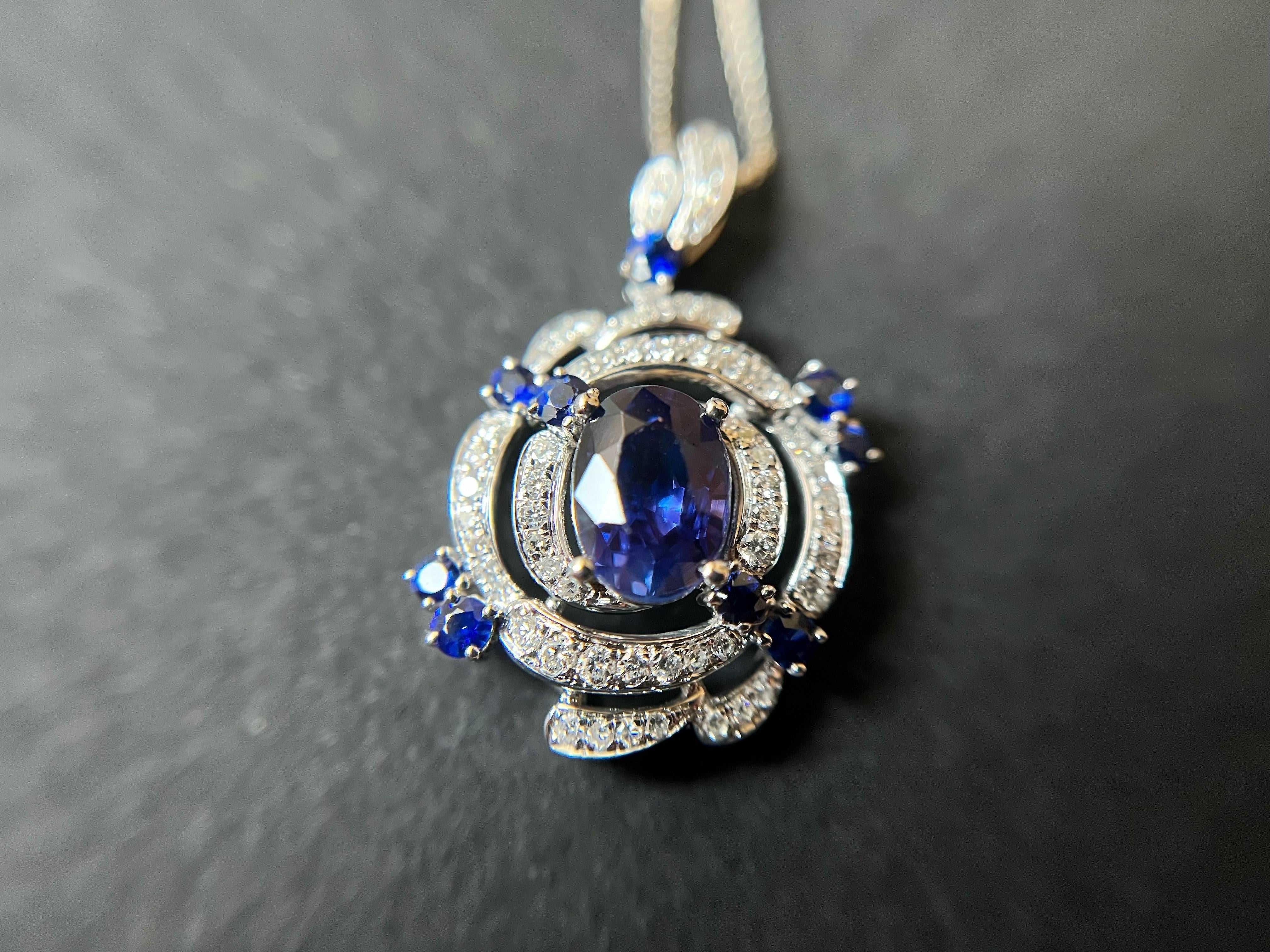 Ciondolo con zaffiro cangiante naturale certificato in oro bianco 18 carati e diamante In condizioni Nuovo in vendita a Kowloon, HK