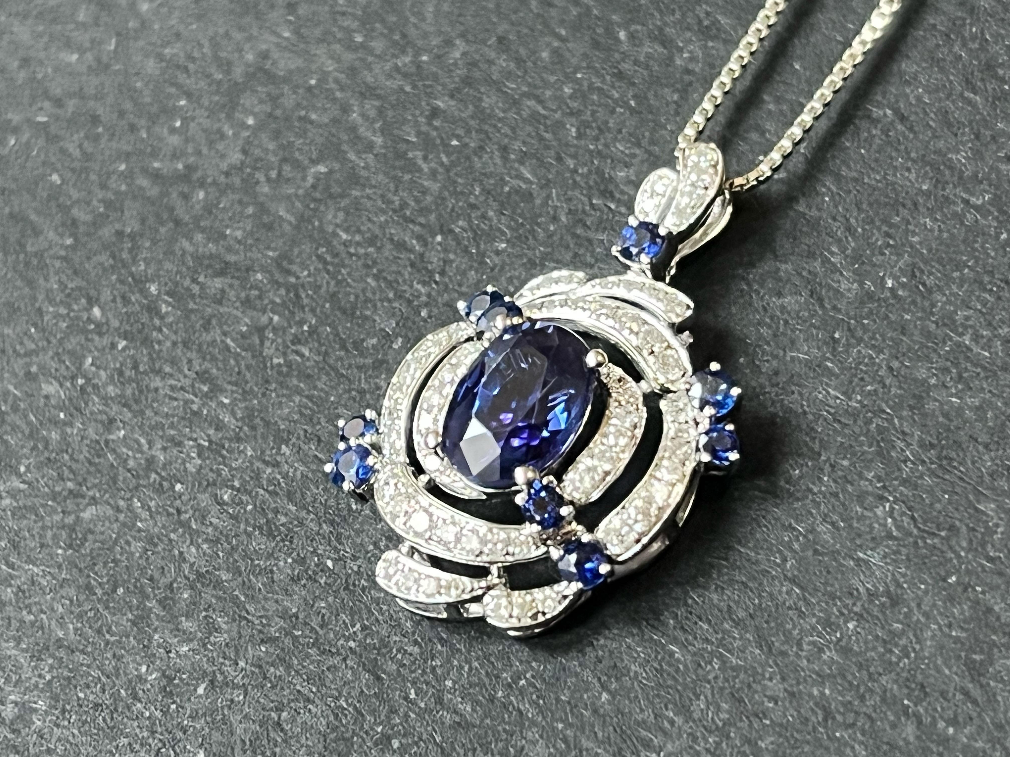 da uomo o donna Ciondolo con zaffiro cangiante naturale certificato in oro bianco 18 carati e diamante in vendita